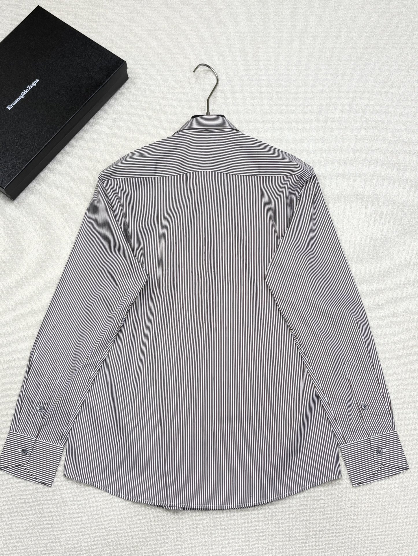 强势上新，新款不断！！！新款衬衫，高级面料高级做工，顶级品质！！！S一XXLS穿125左右m穿140左右