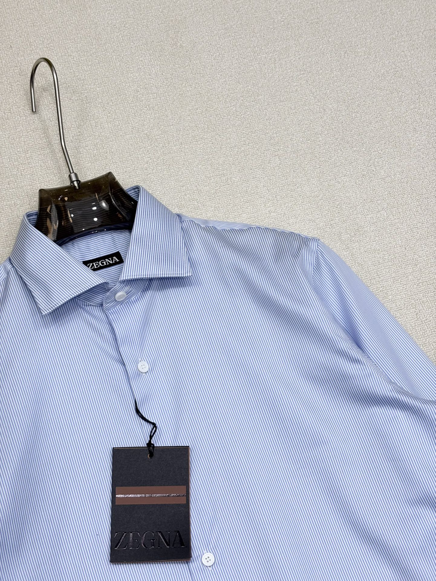 强势上新，新款不断！！！新款衬衫，高级面料高级做工，顶级品质！！！S一XXLS穿125左右m穿140左右