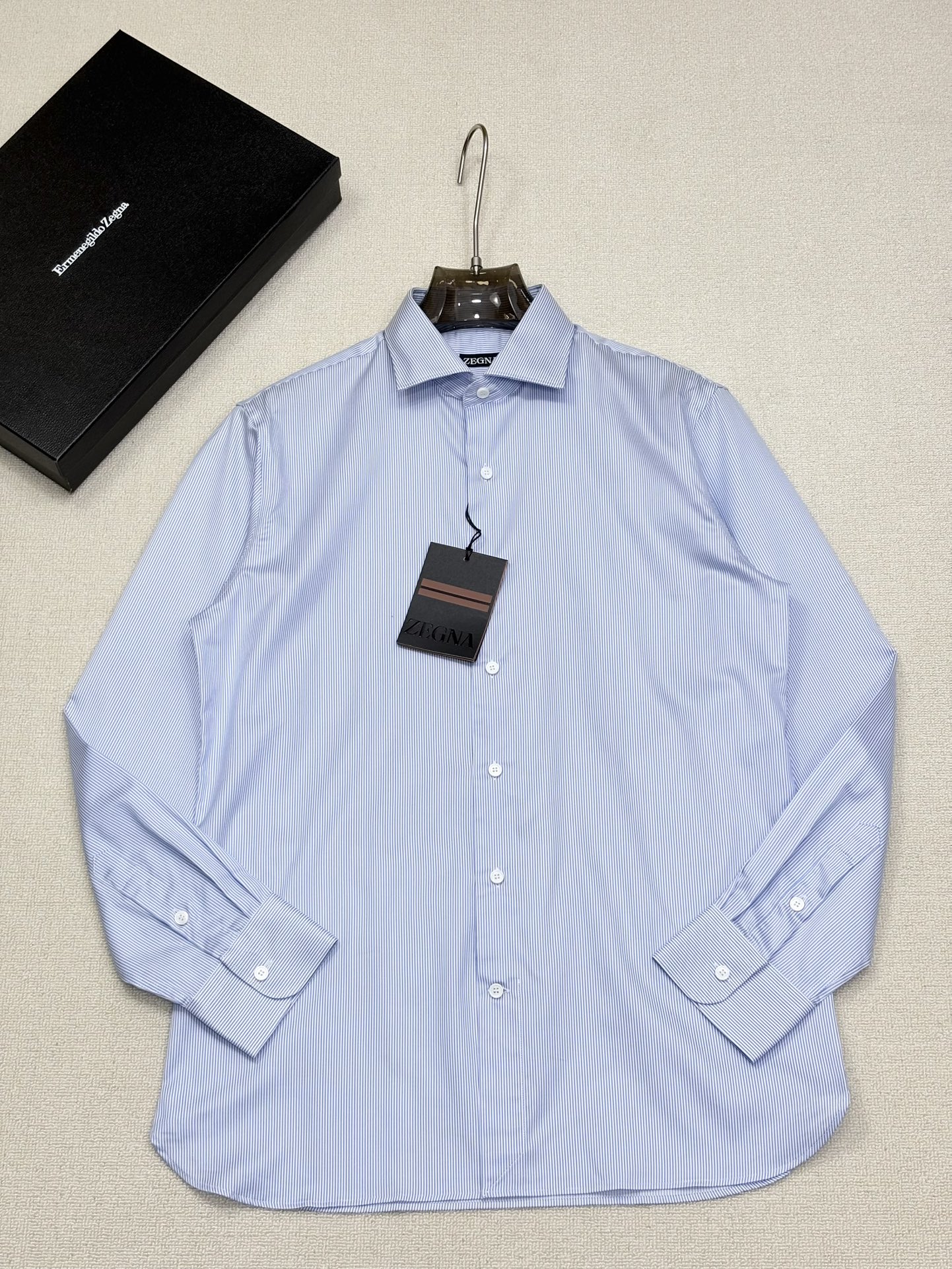 强势上新，新款不断！！！新款衬衫，高级面料高级做工，顶级品质！！！S一XXLS穿125左右m穿140左右