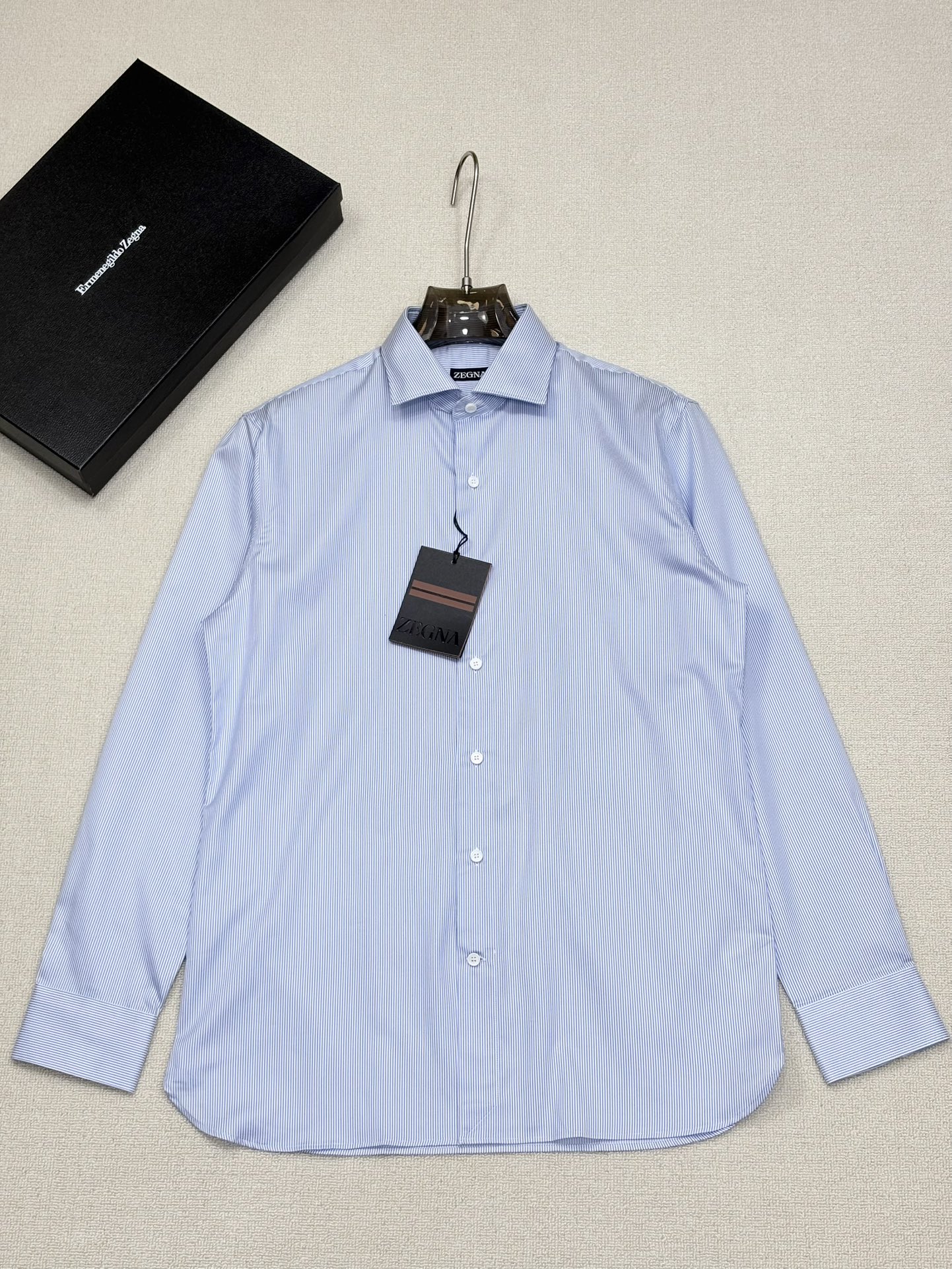 强势上新，新款不断！！！新款衬衫，高级面料高级做工，顶级品质！！！S一XXLS穿125左右m穿140左右