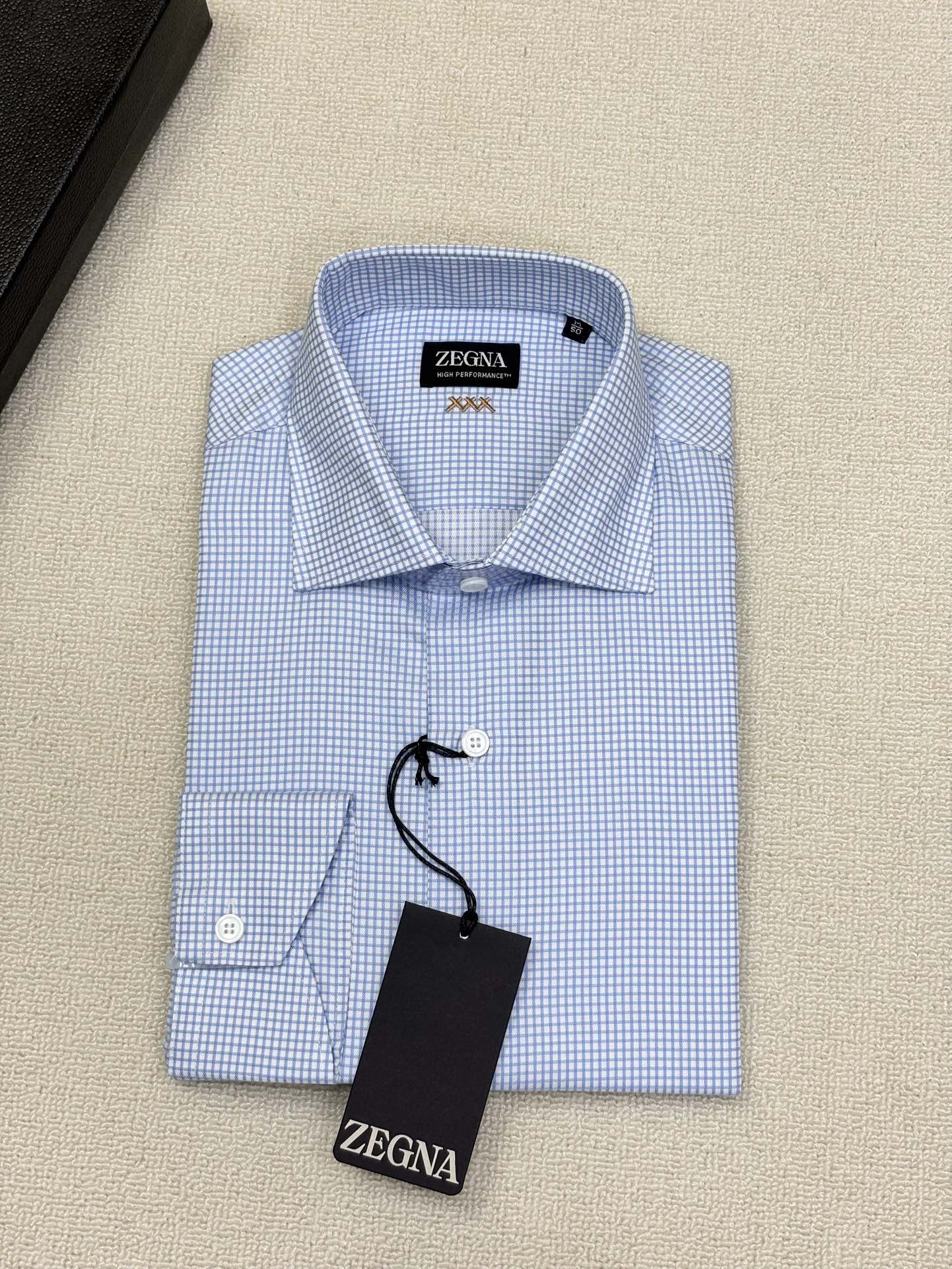 强势上新，新款不断！！！新款衬衫，高级面料高级做工，顶级品质！！！S一XXLS穿125左右m穿140左右