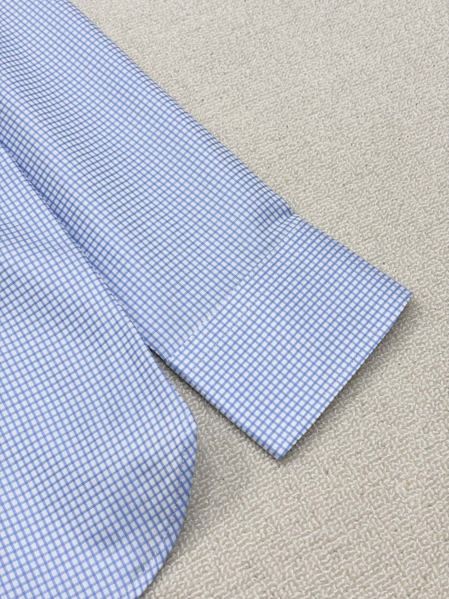 强势上新，新款不断！！！新款衬衫，高级面料高级做工，顶级品质！！！S一XXLS穿125左右m穿140左右