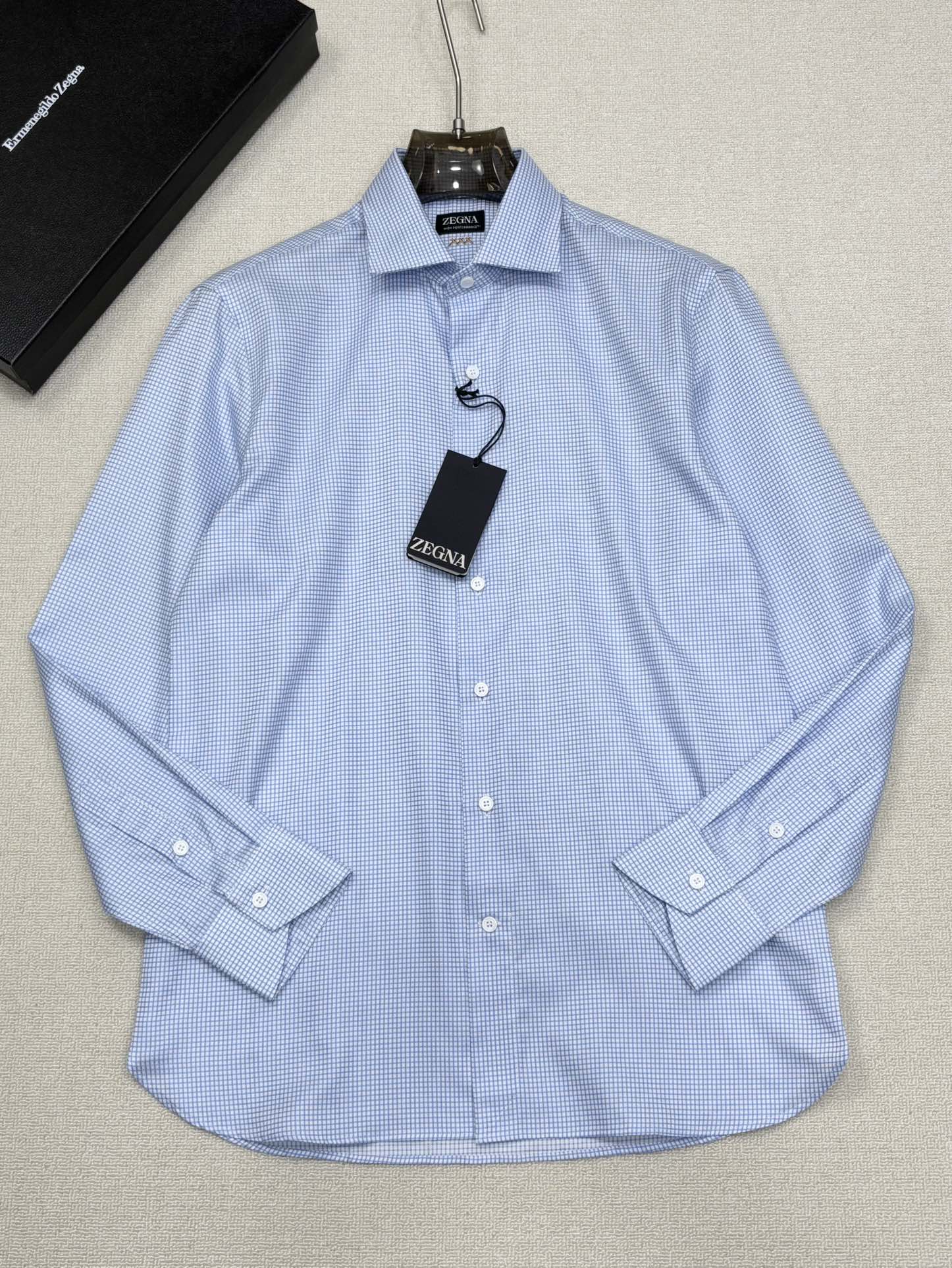 强势上新，新款不断！！！新款衬衫，高级面料高级做工，顶级品质！！！S一XXLS穿125左右m穿140左右