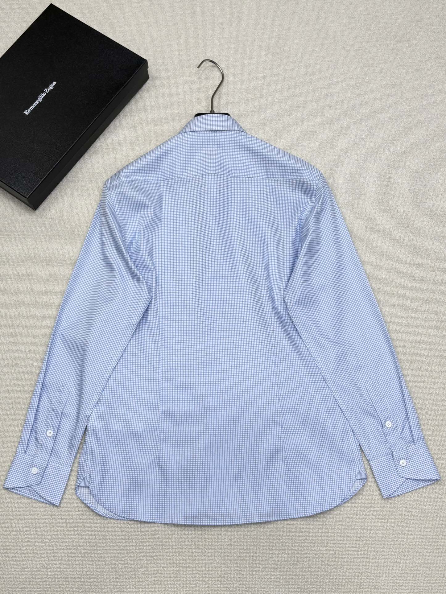 强势上新，新款不断！！！新款衬衫，高级面料高级做工，顶级品质！！！S一XXLS穿125左右m穿140左右