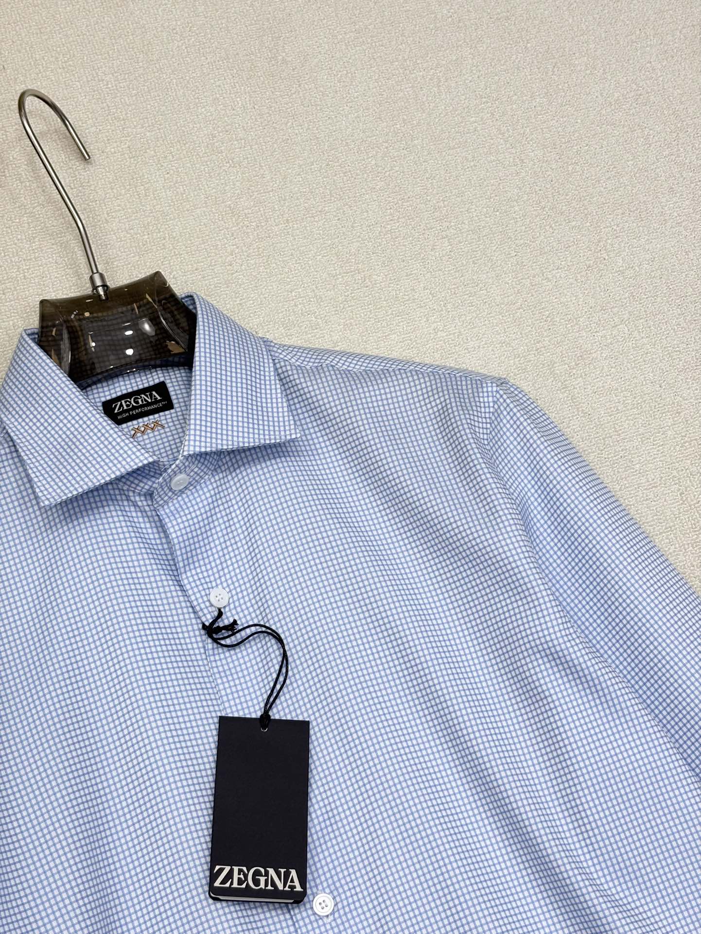 强势上新，新款不断！！！新款衬衫，高级面料高级做工，顶级品质！！！S一XXLS穿125左右m穿140左右