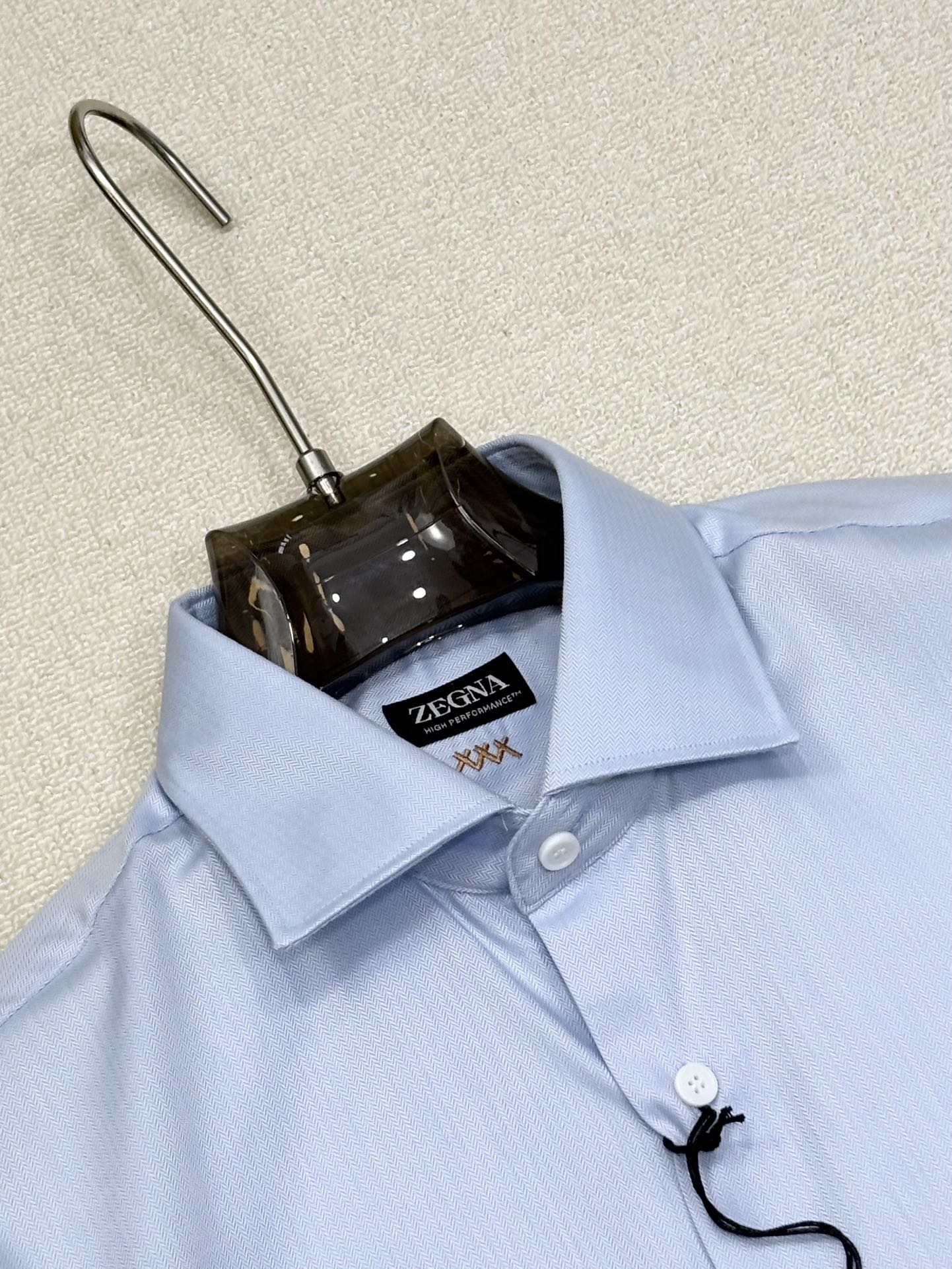 强势上新，新款不断！！！新款衬衫，高级面料高级做工，顶级品质！！！S一XXLS穿125左右m穿140左右