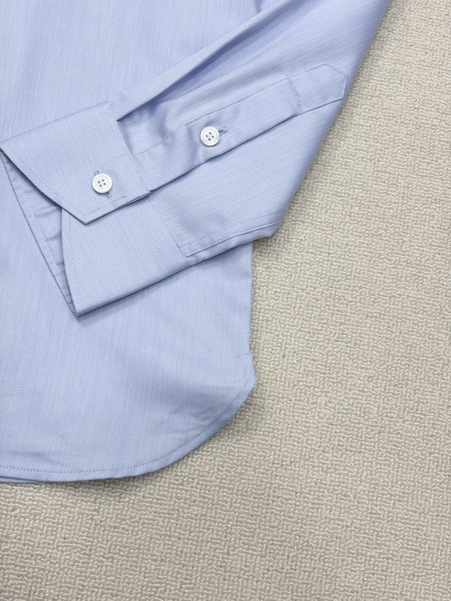 强势上新，新款不断！！！新款衬衫，高级面料高级做工，顶级品质！！！S一XXLS穿125左右m穿140左右