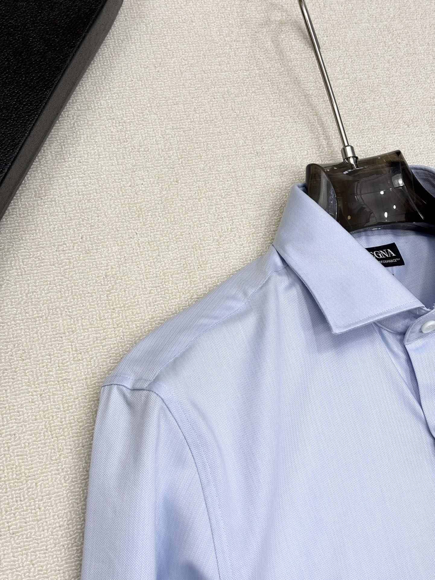 强势上新，新款不断！！！新款衬衫，高级面料高级做工，顶级品质！！！S一XXLS穿125左右m穿140左右