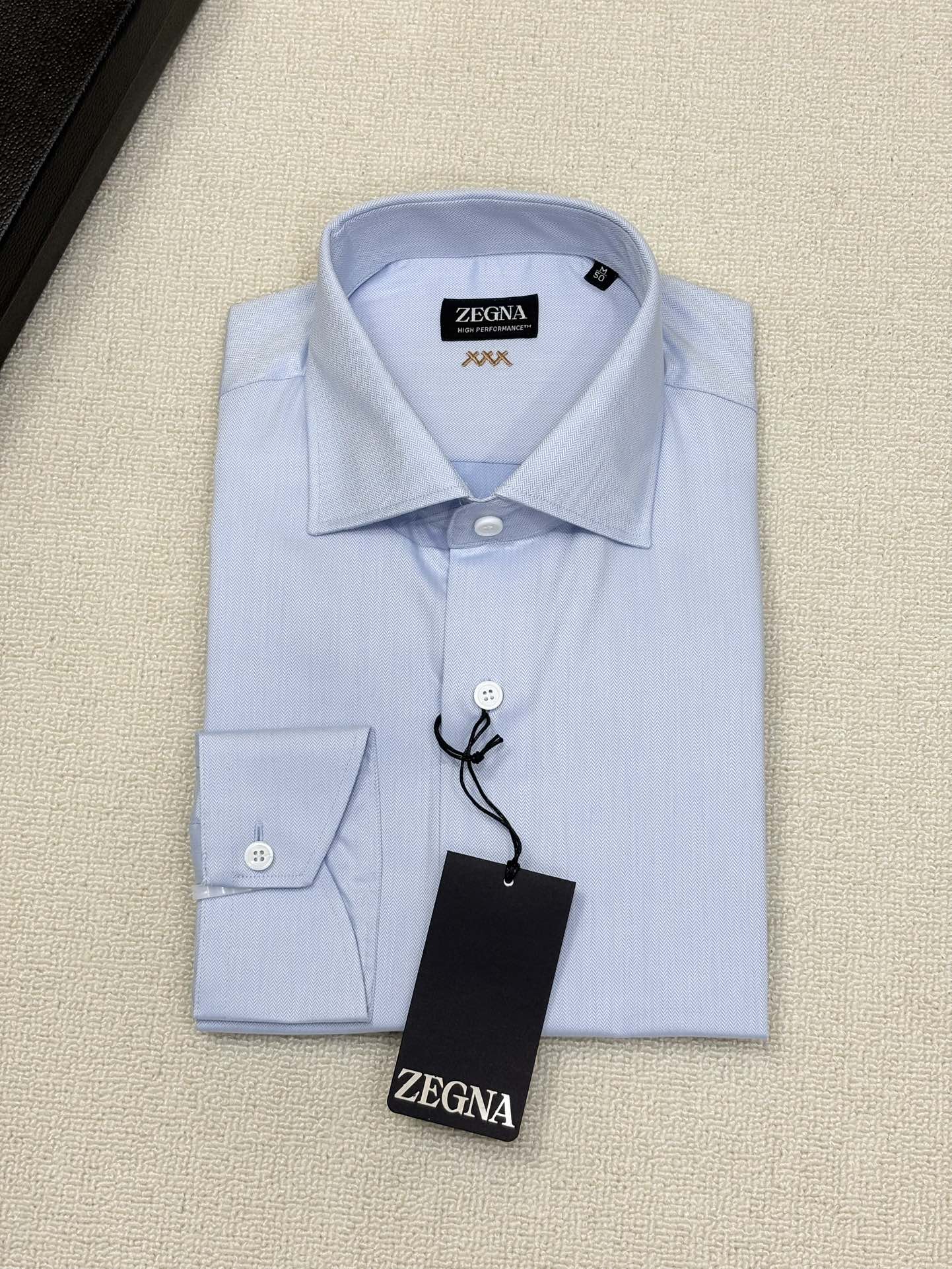 强势上新，新款不断！！！新款衬衫，高级面料高级做工，顶级品质！！！S一XXLS穿125左右m穿140左右