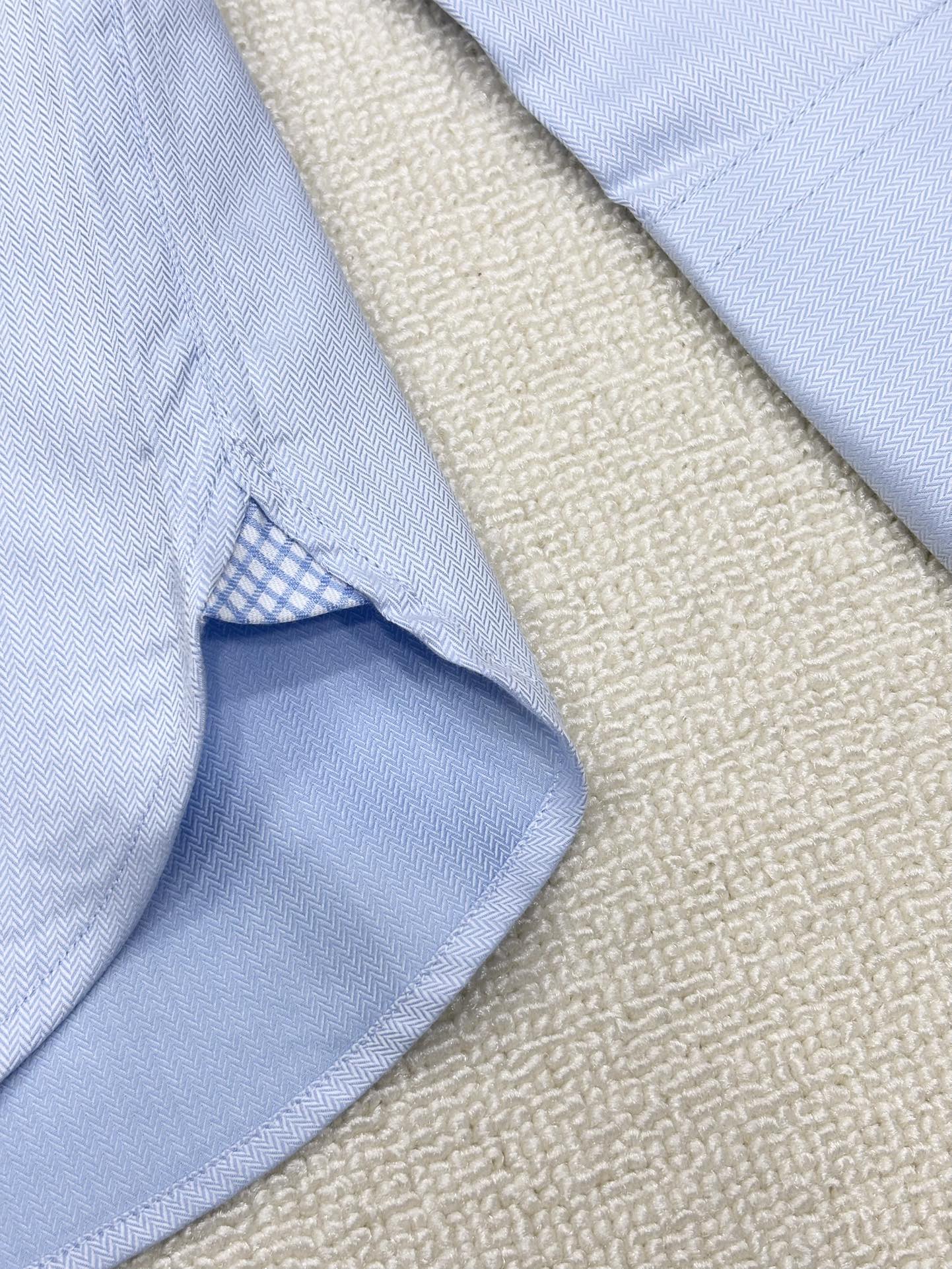 强势上新，新款不断！！！新款衬衫，高级面料高级做工，顶级品质！！！S一XXLS穿125左右m穿140左右