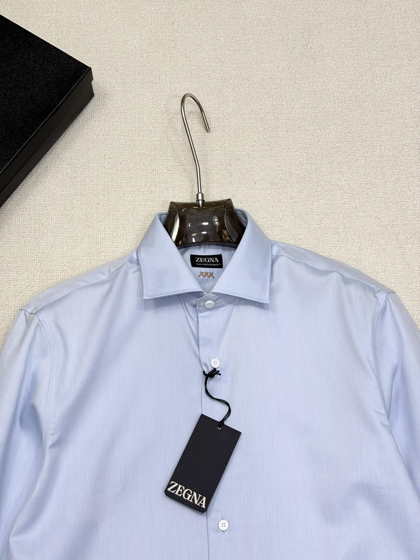 强势上新，新款不断！！！新款衬衫，高级面料高级做工，顶级品质！！！S一XXLS穿125左右m穿140左右