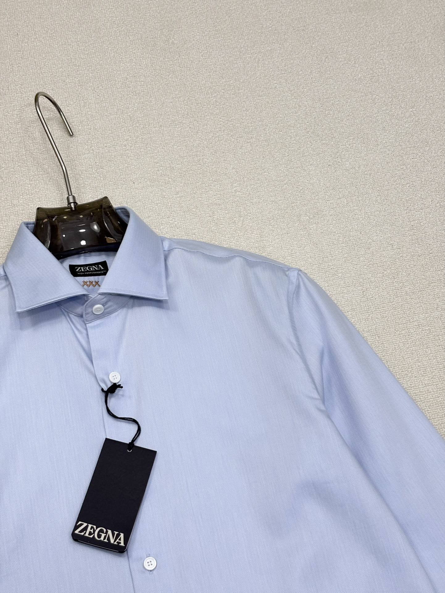 强势上新，新款不断！！！新款衬衫，高级面料高级做工，顶级品质！！！S一XXLS穿125左右m穿140左右