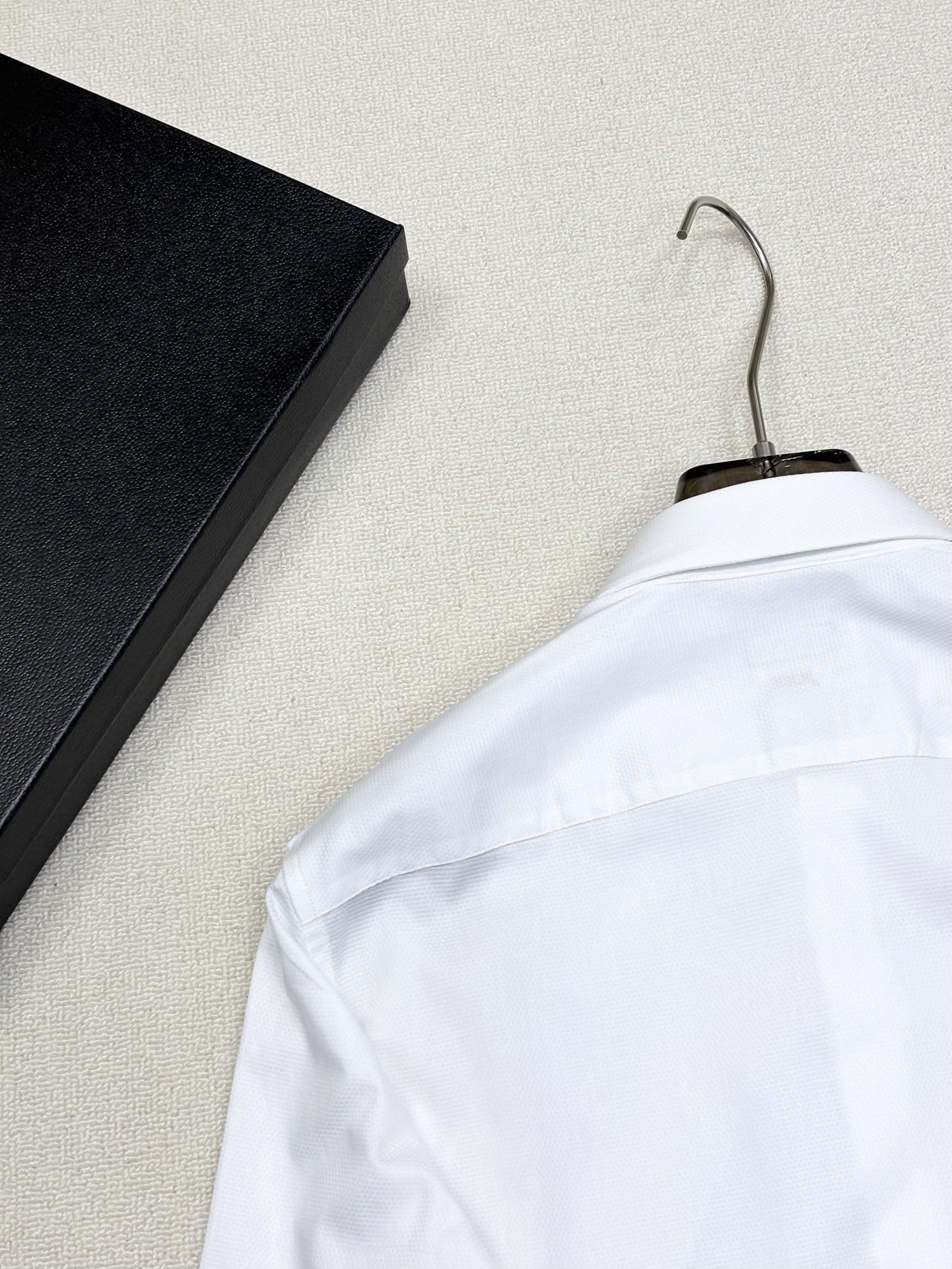 强势上新，新款不断！！！新款衬衫，高级面料高级做工，顶级品质！！！S一XXLS穿125左右m穿140左右