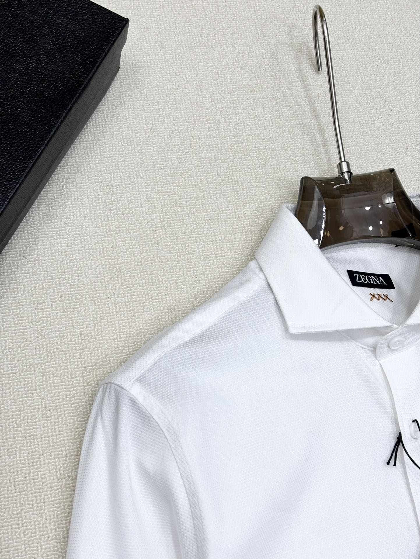 强势上新，新款不断！！！新款衬衫，高级面料高级做工，顶级品质！！！S一XXLS穿125左右m穿140左右