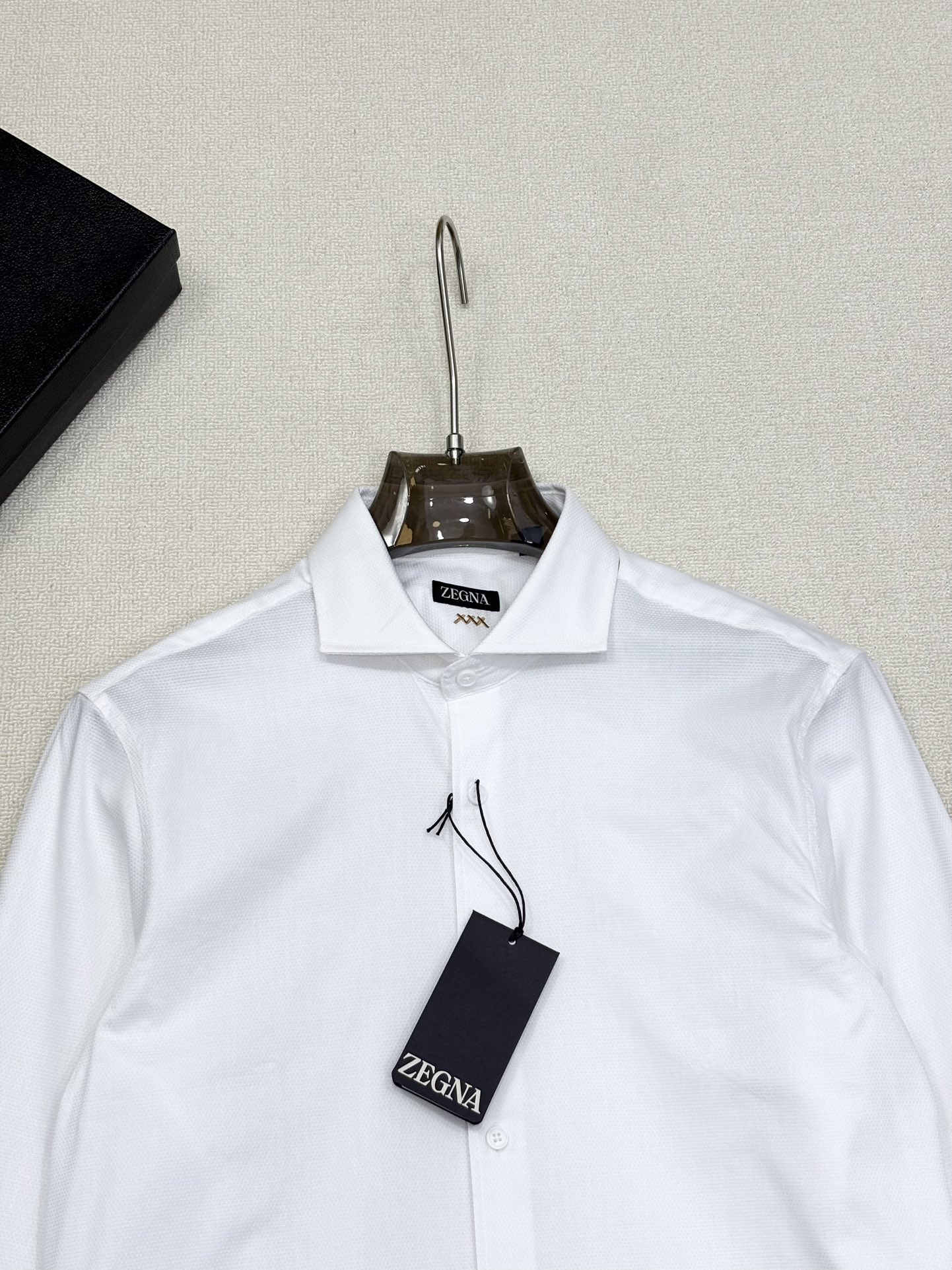 强势上新，新款不断！！！新款衬衫，高级面料高级做工，顶级品质！！！S一XXLS穿125左右m穿140左右