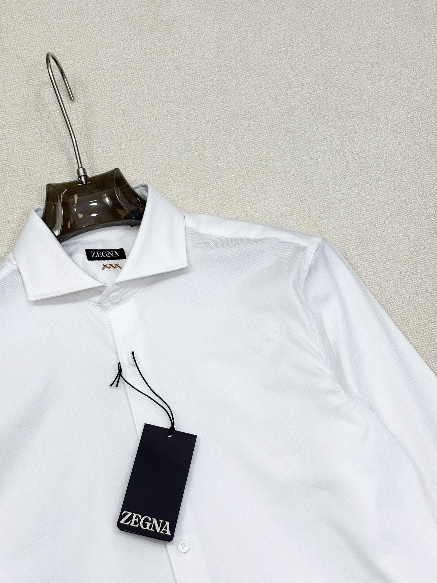 强势上新，新款不断！！！新款衬衫，高级面料高级做工，顶级品质！！！S一XXLS穿125左右m穿140左右