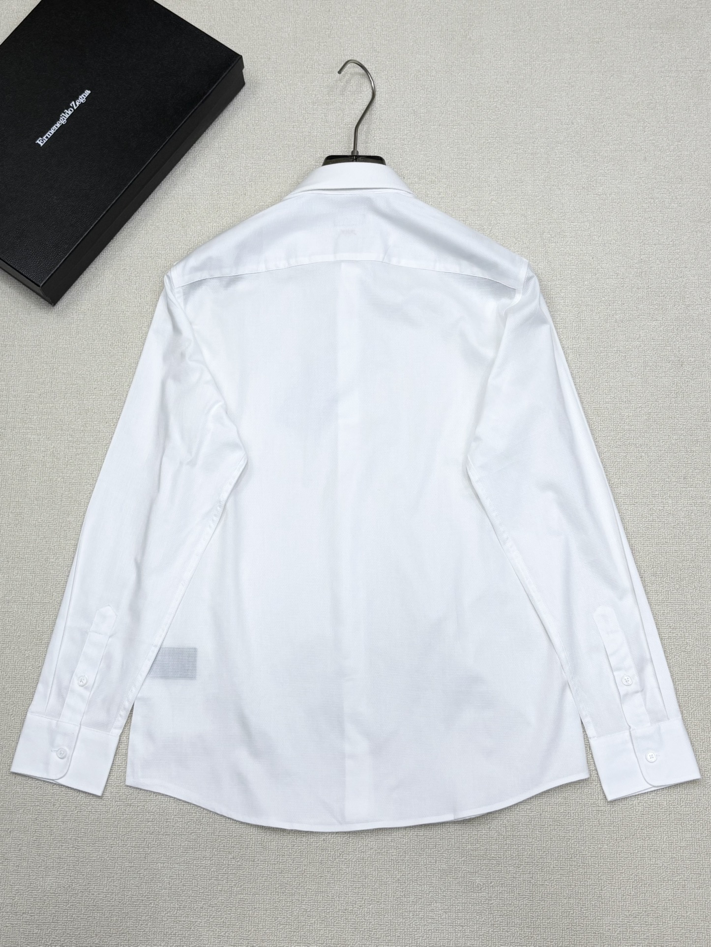 强势上新，新款不断！！！新款衬衫，高级面料高级做工，顶级品质！！！S一XXLS穿125左右m穿140左右