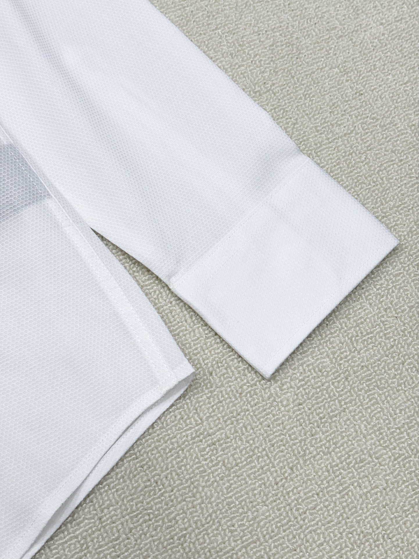 强势上新，新款不断！！！新款衬衫，高级面料高级做工，顶级品质！！！S一XXLS穿125左右m穿140左右