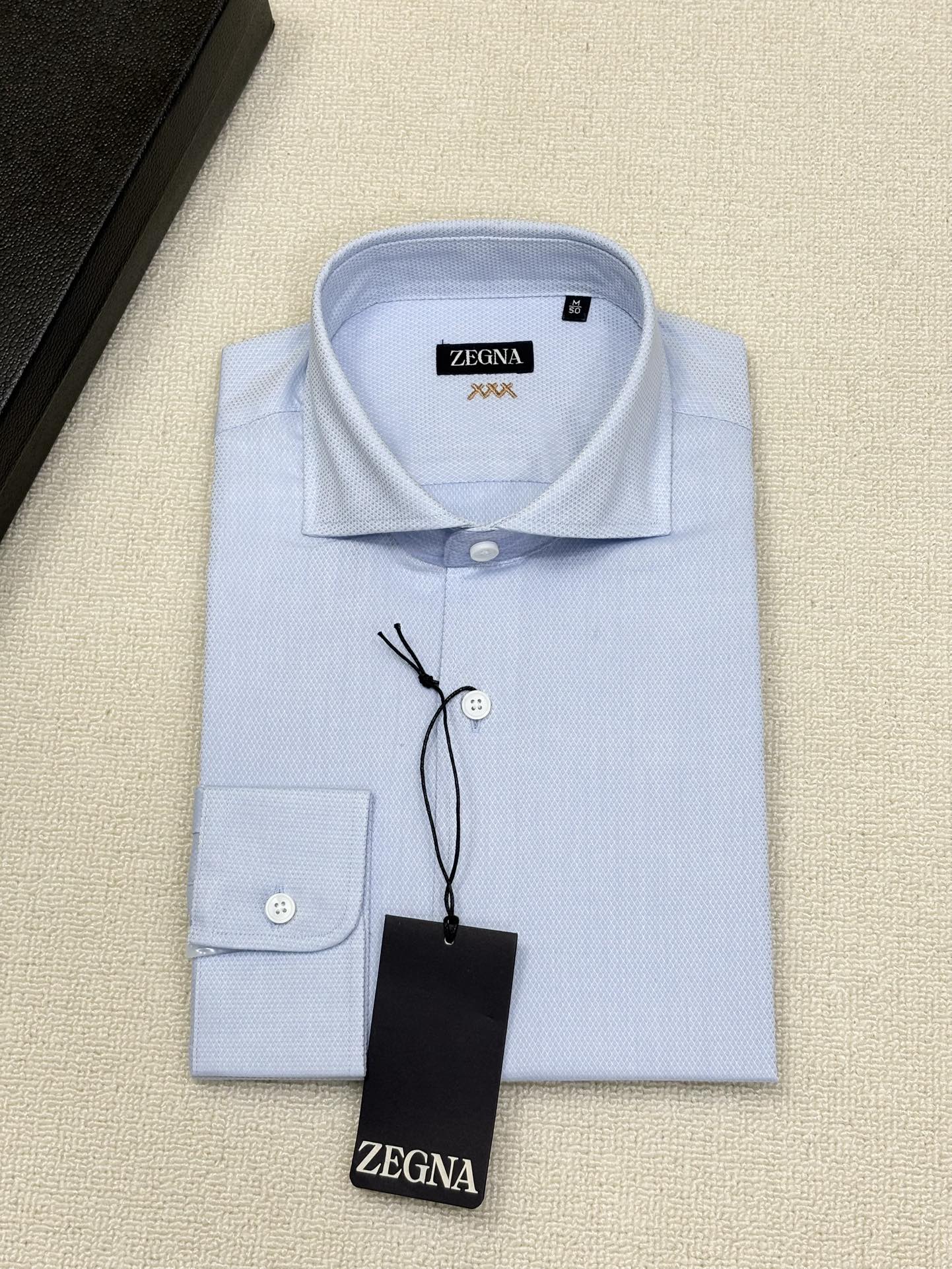 强势上新，新款不断！！！新款衬衫，高级面料高级做工，顶级品质！！！S一XXLS穿125左右m穿140左右