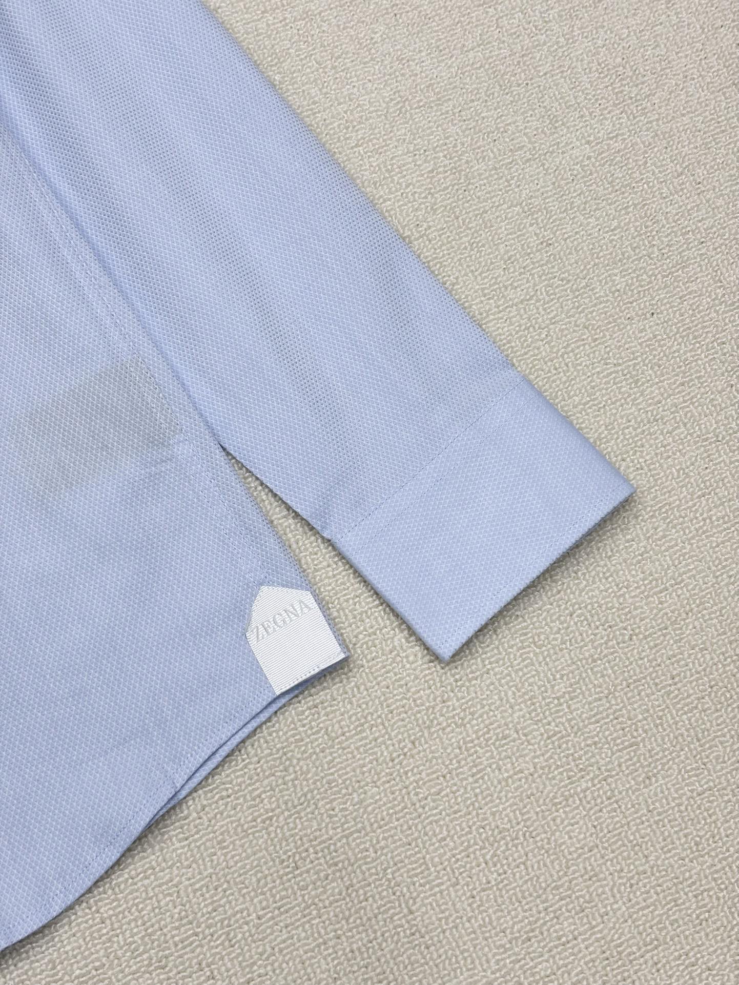 强势上新，新款不断！！！新款衬衫，高级面料高级做工，顶级品质！！！S一XXLS穿125左右m穿140左右