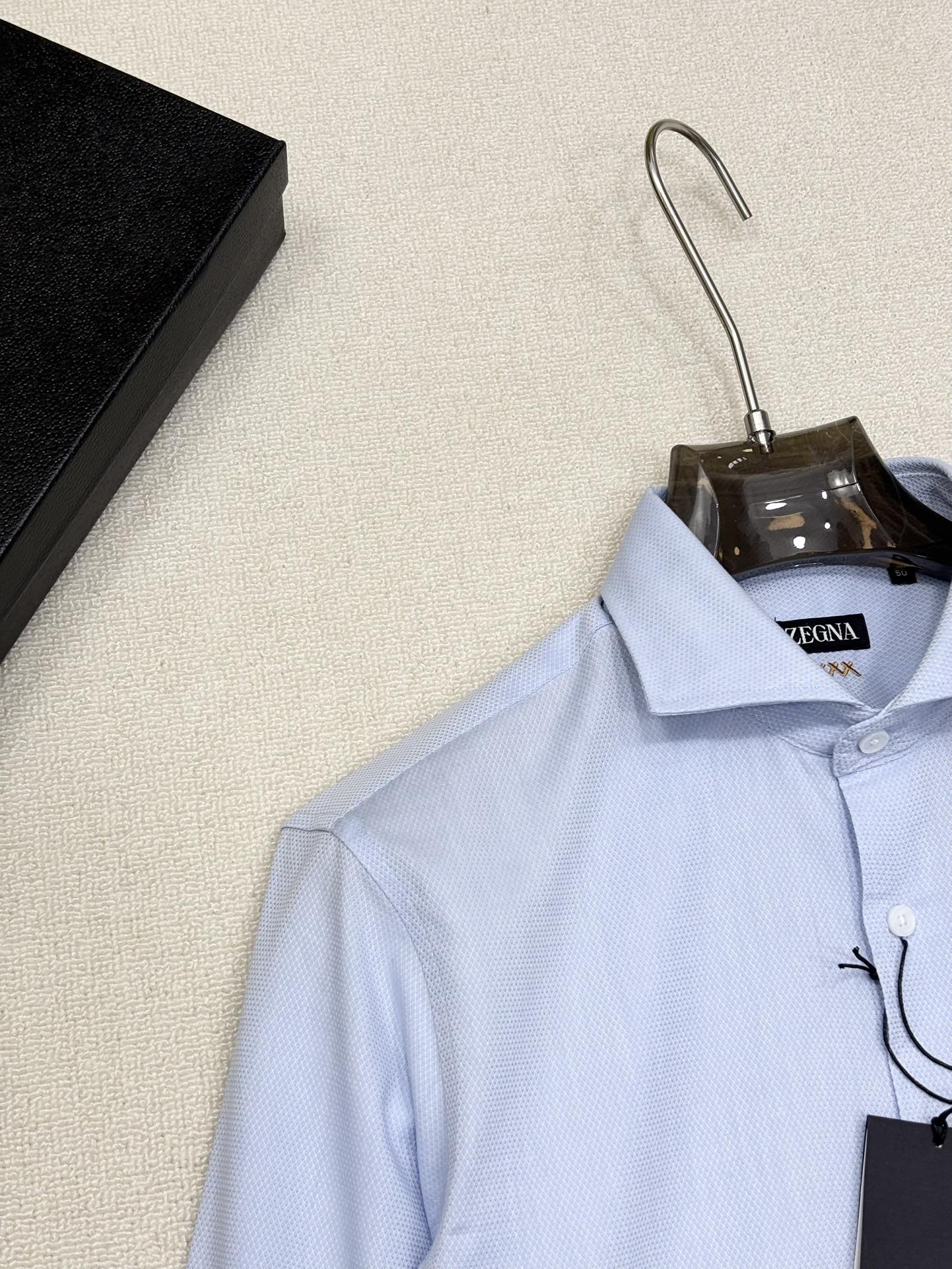 强势上新，新款不断！！！新款衬衫，高级面料高级做工，顶级品质！！！S一XXLS穿125左右m穿140左右