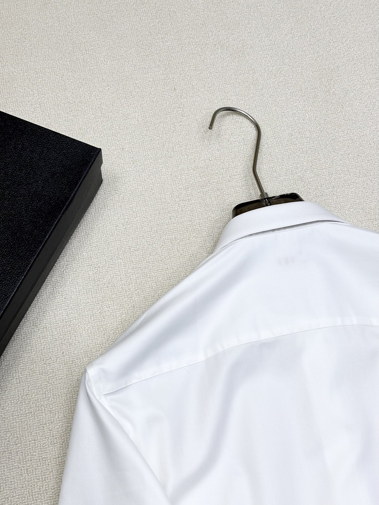 强势上新，新款不断！！！新款衬衫，高级面料高级做工，顶级品质！！！S一XXLS穿125左右m穿140左右