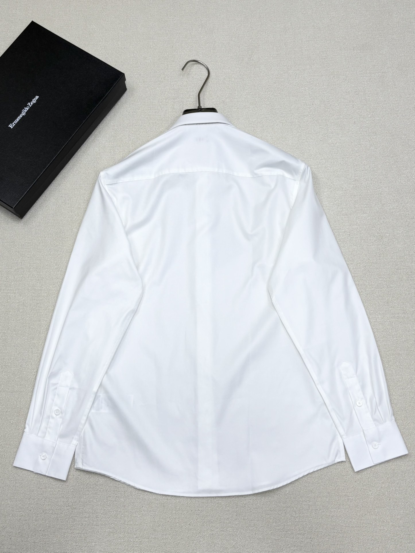 强势上新，新款不断！！！新款衬衫，高级面料高级做工，顶级品质！！！S一XXLS穿125左右m穿140左右