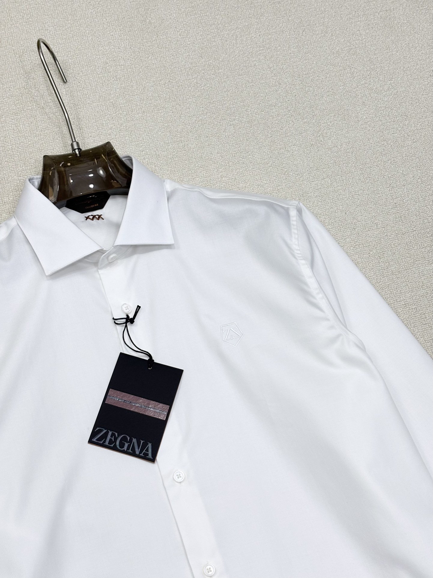 强势上新，新款不断！！！新款衬衫，高级面料高级做工，顶级品质！！！S一XXLS穿125左右m穿140左右