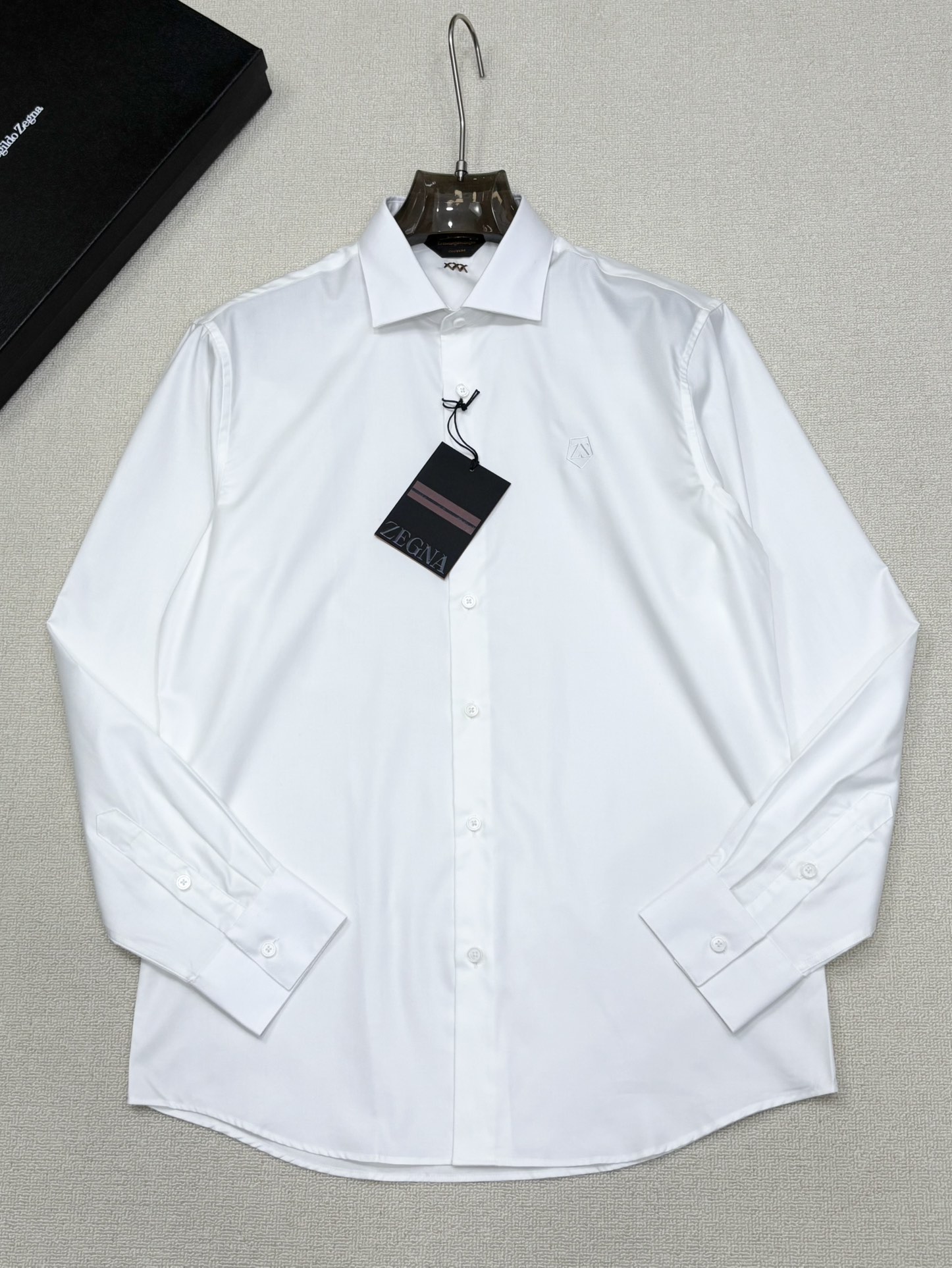 强势上新，新款不断！！！新款衬衫，高级面料高级做工，顶级品质！！！S一XXLS穿125左右m穿140左右