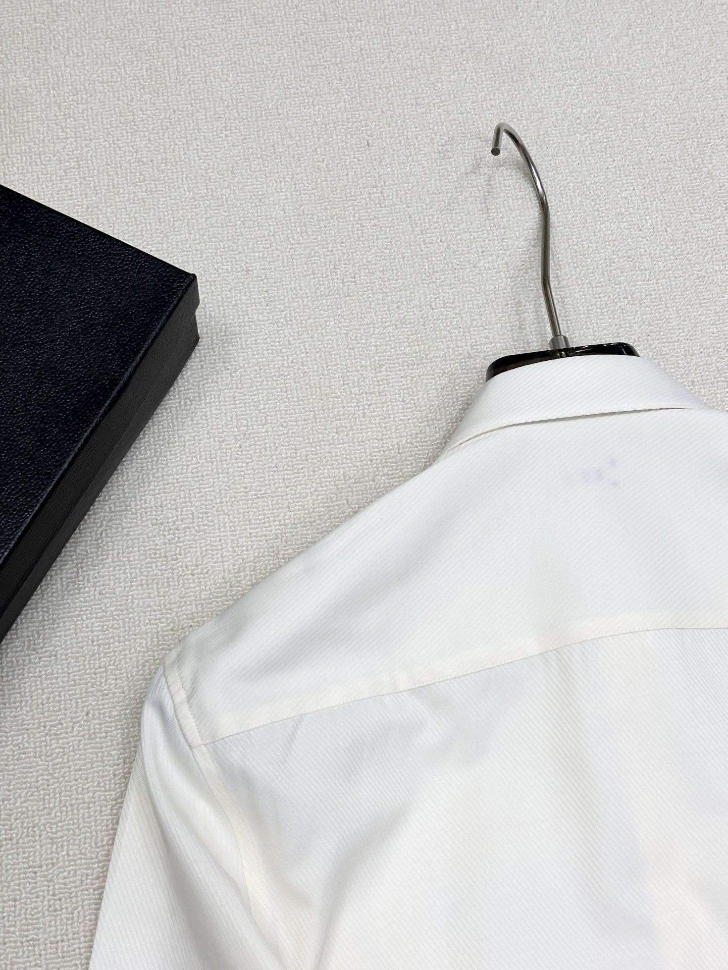 强势上新，新款不断！！！新款衬衫，高级面料高级做工，顶级品质！！！S一XXLS穿125左右m穿140左右