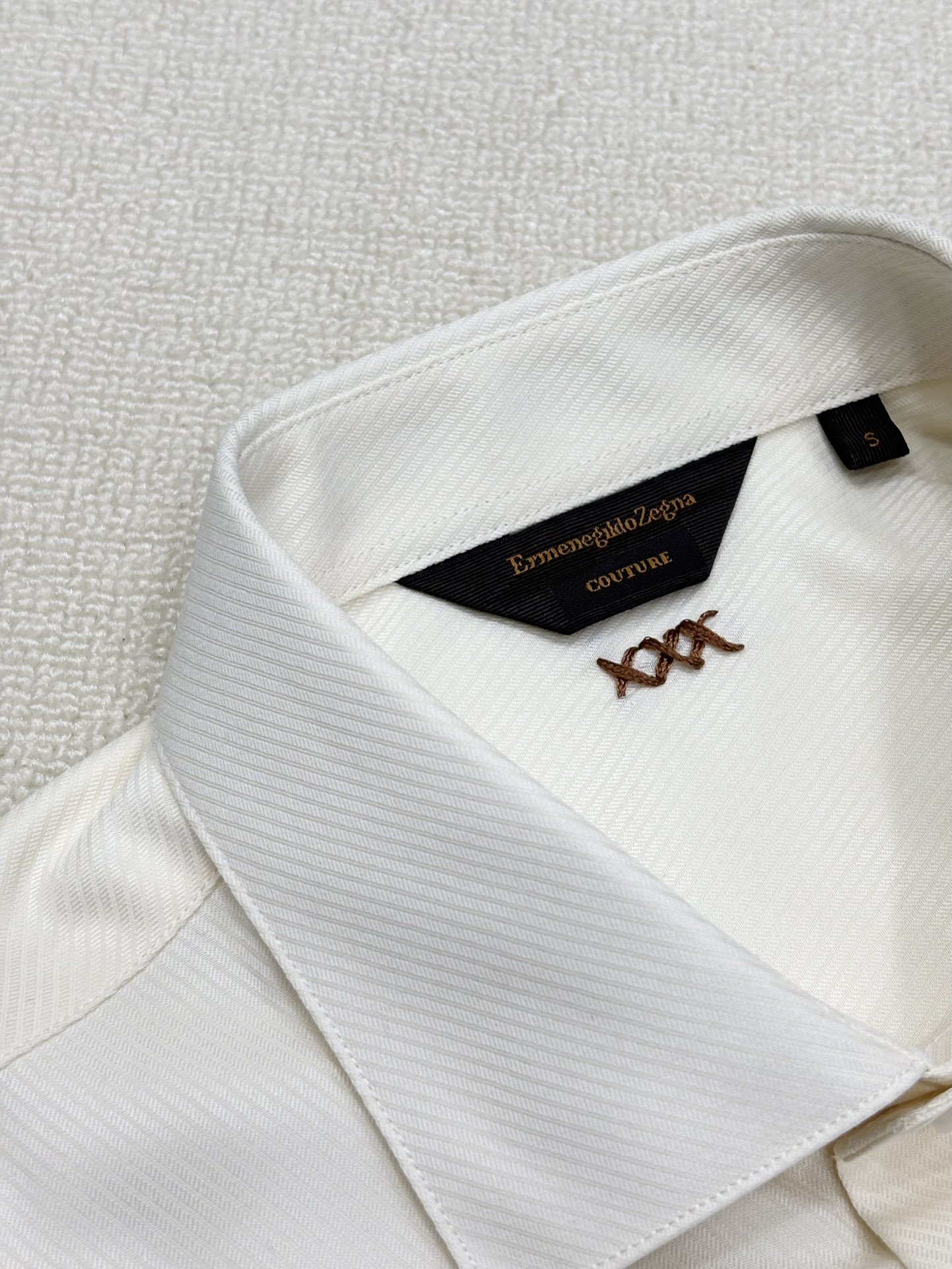 强势上新，新款不断！！！新款衬衫，高级面料高级做工，顶级品质！！！S一XXLS穿125左右m穿140左右