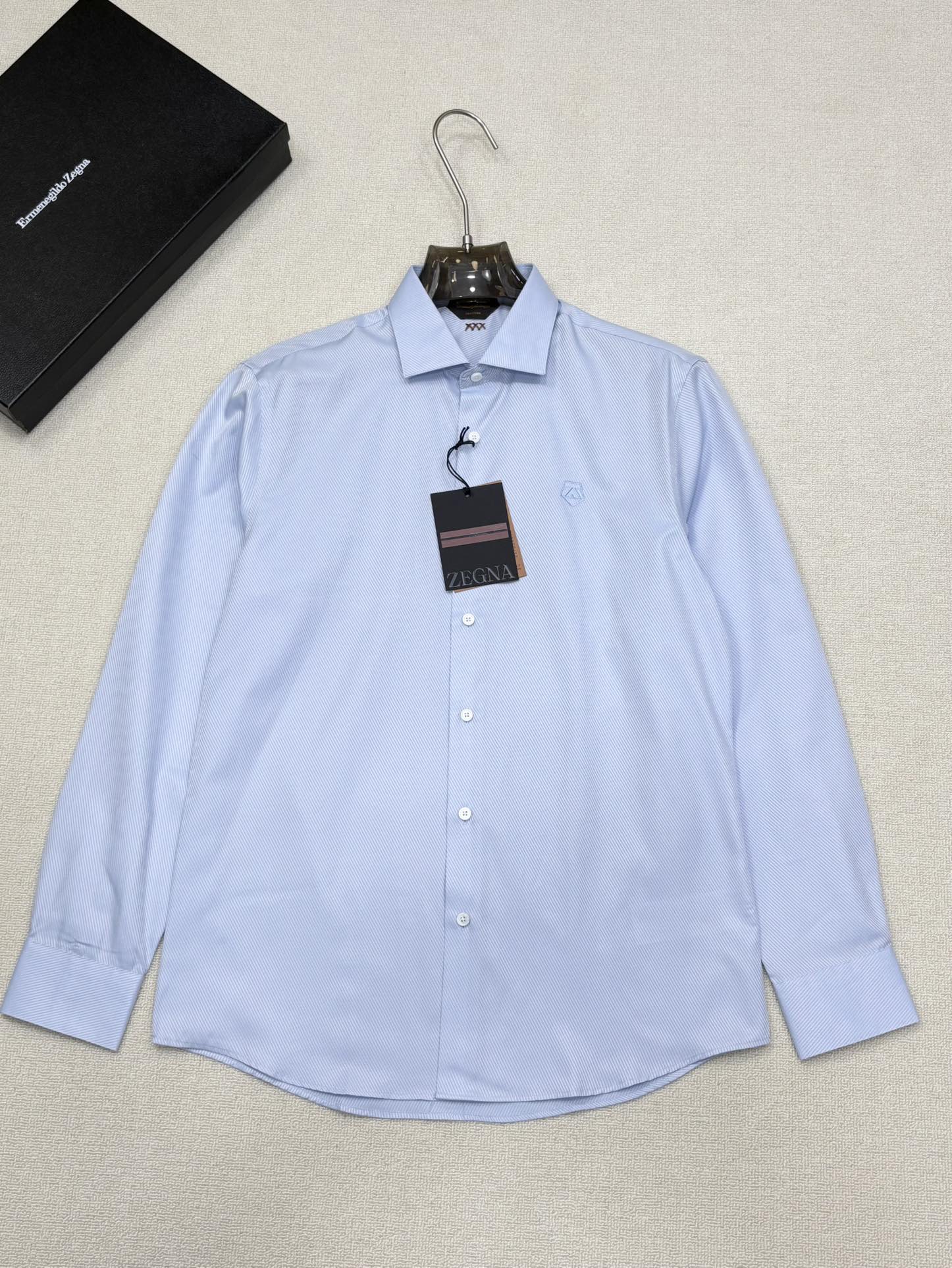 强势上新，新款不断！！！新款衬衫，高级面料高级做工，顶级品质！！！S一XXLS穿125左右m穿140左右