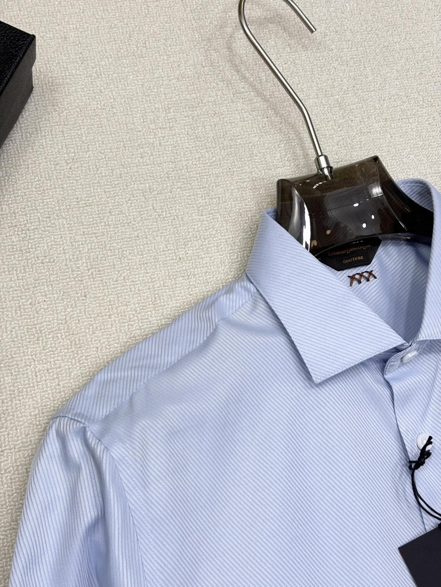 强势上新，新款不断！！！新款衬衫，高级面料高级做工，顶级品质！！！S一XXLS穿125左右m穿140左右