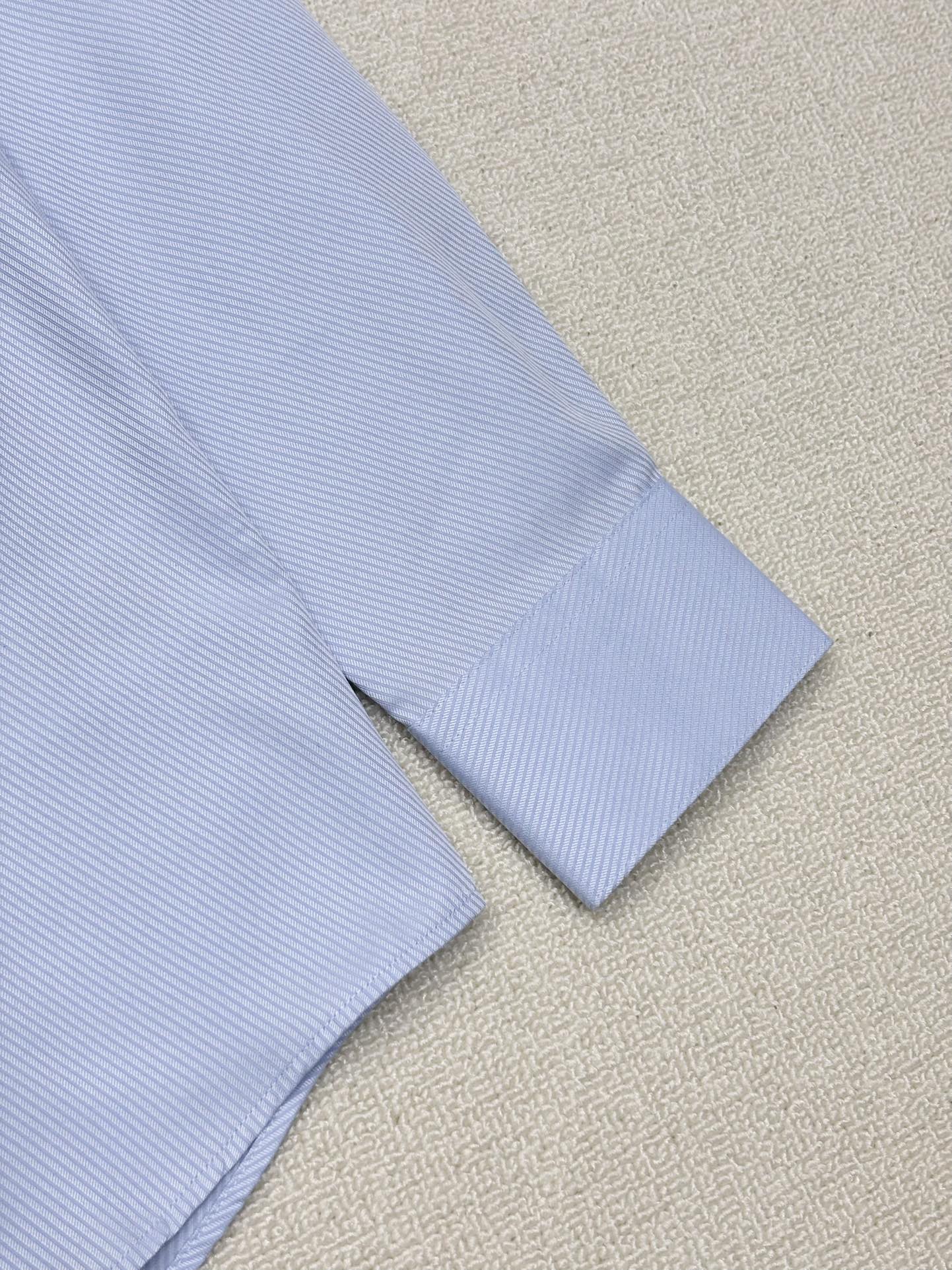 强势上新，新款不断！！！新款衬衫，高级面料高级做工，顶级品质！！！S一XXLS穿125左右m穿140左右