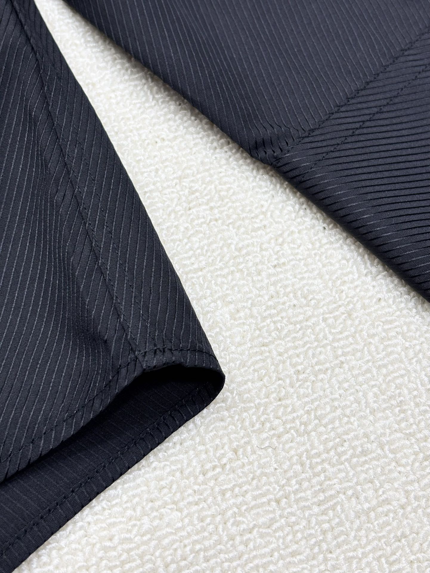 强势上新，新款不断！！！新款衬衫，高级面料高级做工，顶级品质！！！S一XXLS穿125左右m穿140左右