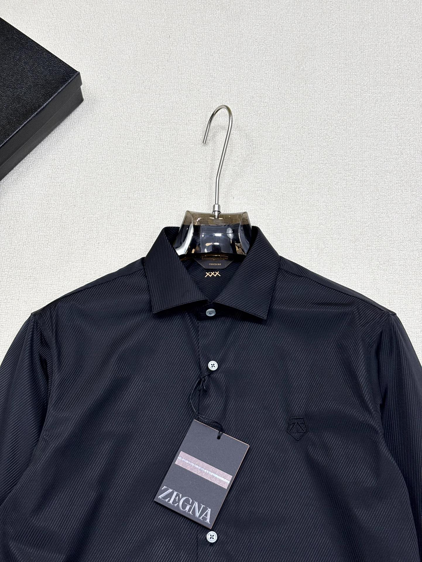 强势上新，新款不断！！！新款衬衫，高级面料高级做工，顶级品质！！！S一XXLS穿125左右m穿140左右