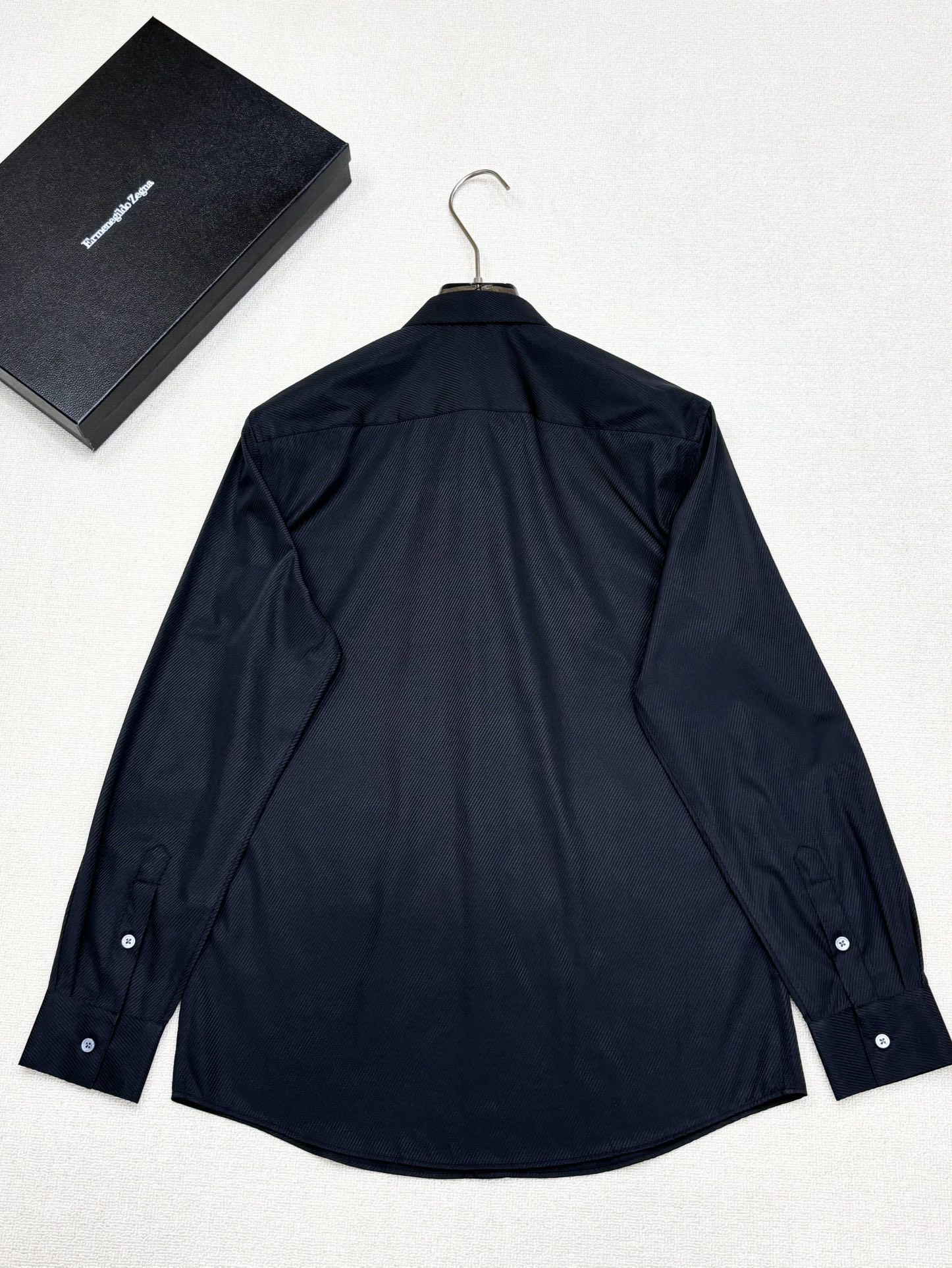 强势上新，新款不断！！！新款衬衫，高级面料高级做工，顶级品质！！！S一XXLS穿125左右m穿140左右