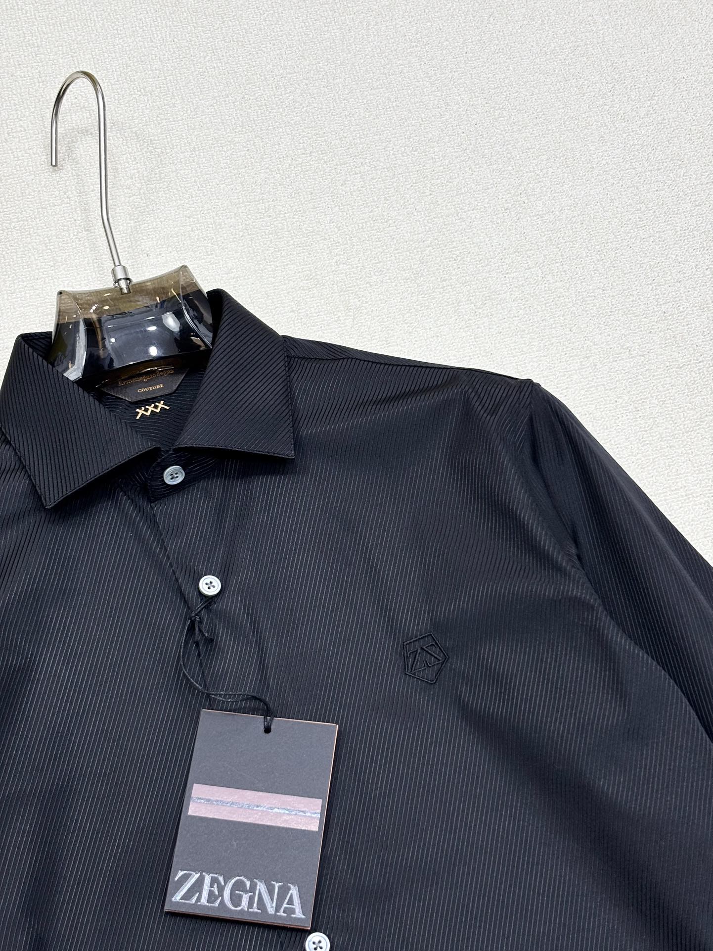 强势上新，新款不断！！！新款衬衫，高级面料高级做工，顶级品质！！！S一XXLS穿125左右m穿140左右