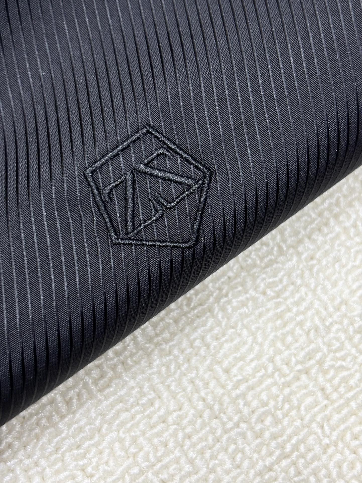 强势上新，新款不断！！！新款衬衫，高级面料高级做工，顶级品质！！！S一XXLS穿125左右m穿140左右