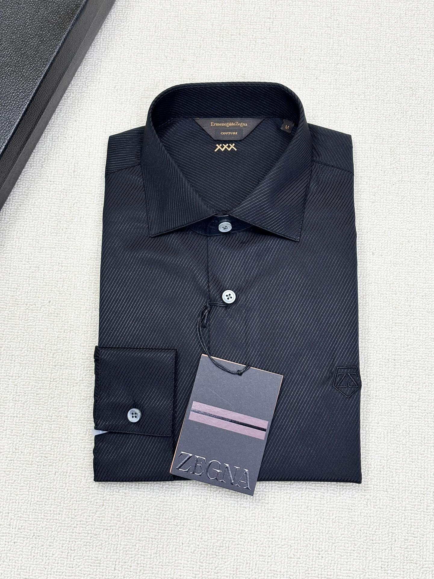 强势上新，新款不断！！！新款衬衫，高级面料高级做工，顶级品质！！！S一XXLS穿125左右m穿140左右