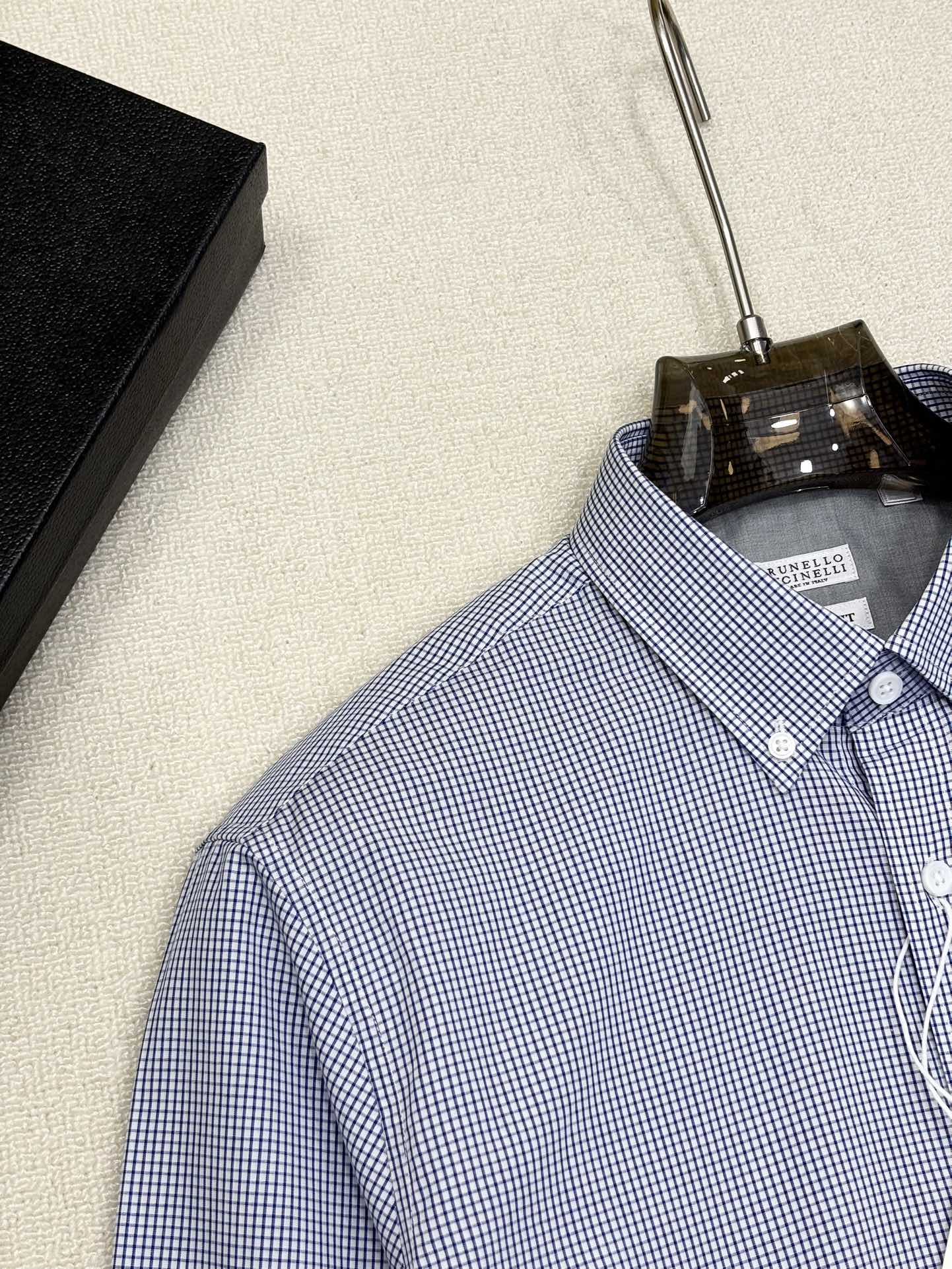 强势上新，新款不断！！！新款衬衫，高级面料高级做工，顶级品质！！！S一XXLS穿125左右m穿140左右