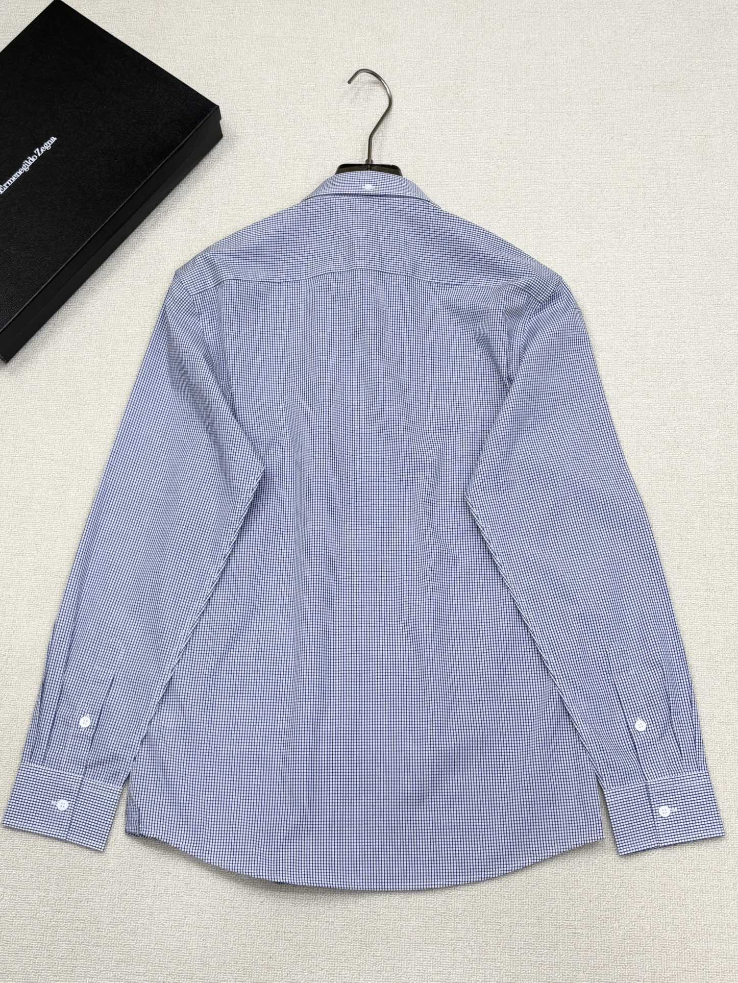 强势上新，新款不断！！！新款衬衫，高级面料高级做工，顶级品质！！！S一XXLS穿125左右m穿140左右