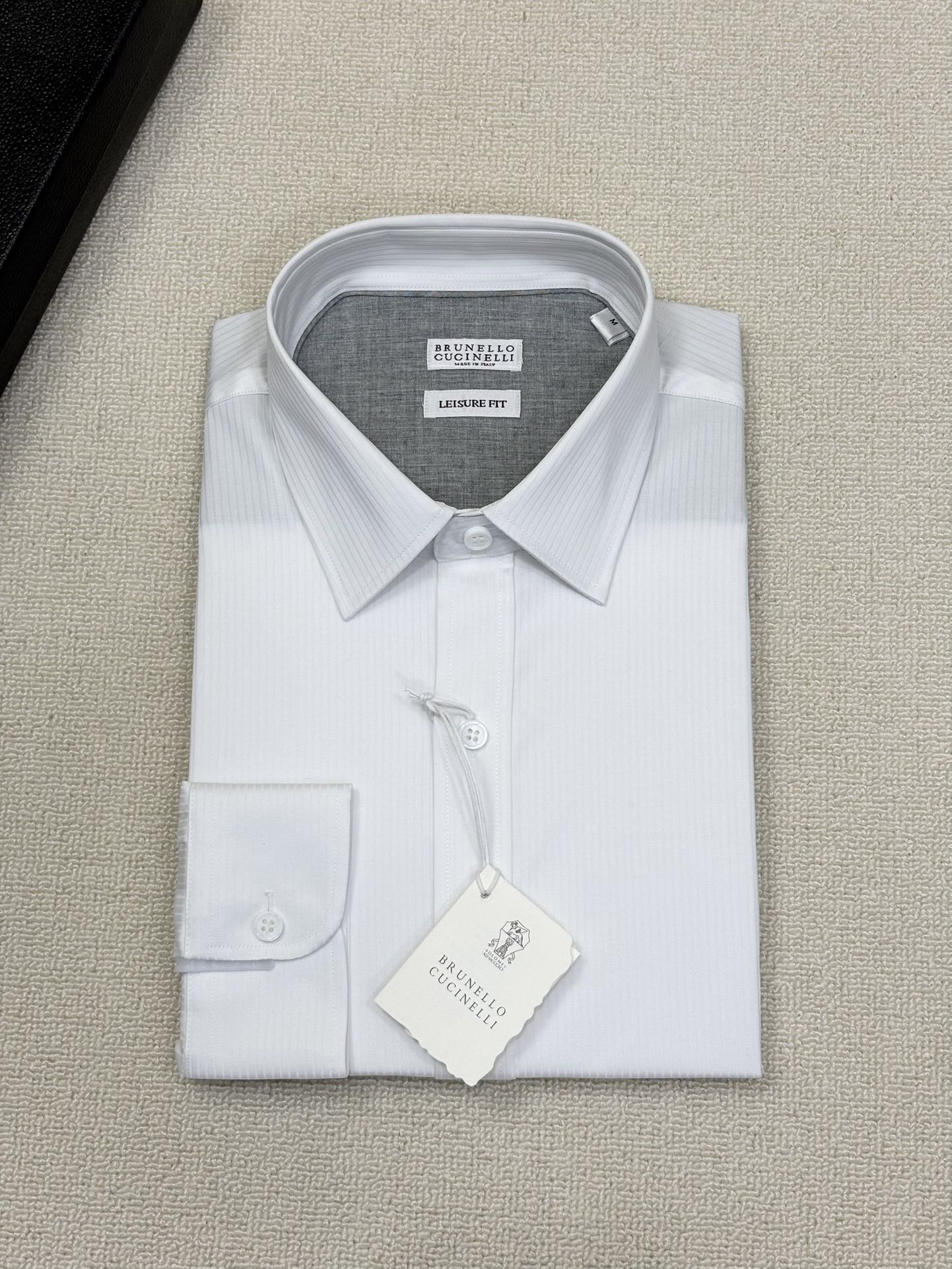 强势上新，新款不断！！！新款衬衫，高级面料高级做工，顶级品质！！！S一XXLS穿125左右m穿140左右