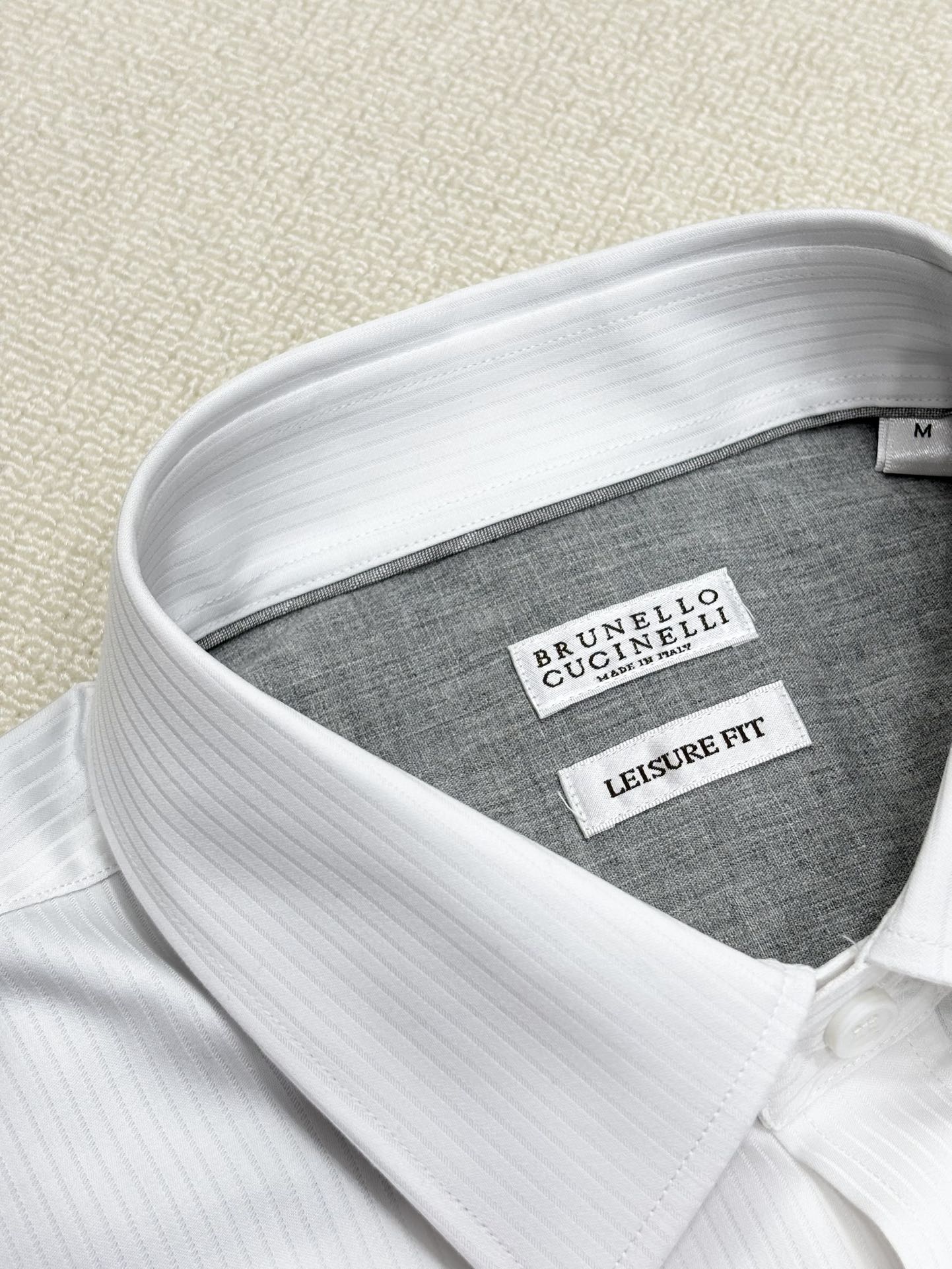 强势上新，新款不断！！！新款衬衫，高级面料高级做工，顶级品质！！！S一XXLS穿125左右m穿140左右