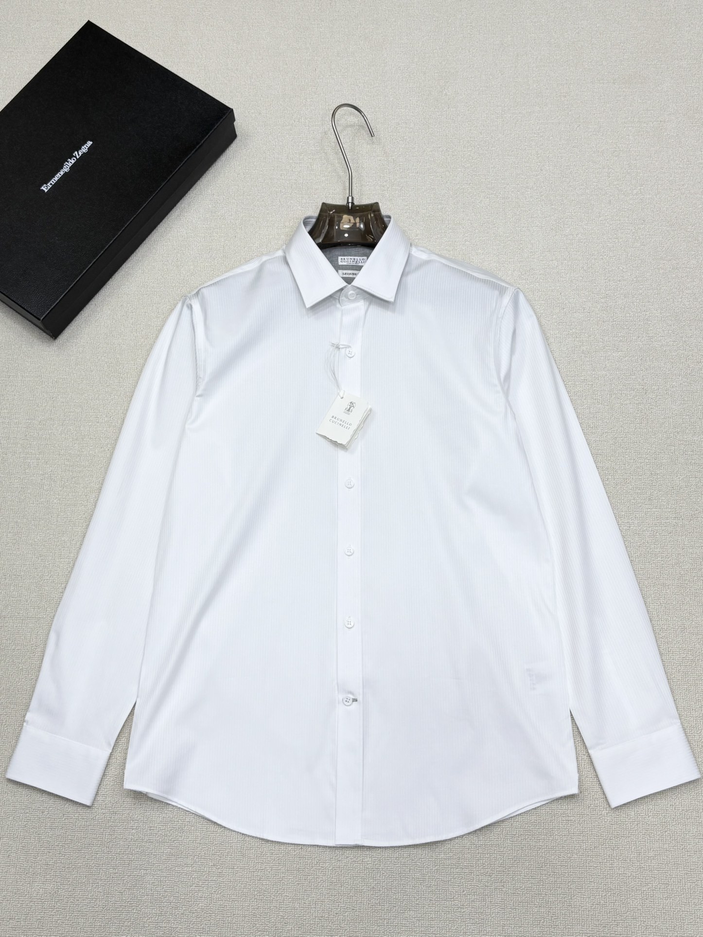 强势上新，新款不断！！！新款衬衫，高级面料高级做工，顶级品质！！！S一XXLS穿125左右m穿140左右