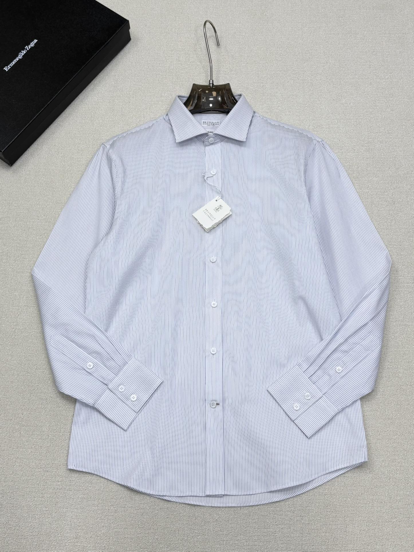 强势上新，新款不断！！！新款衬衫，高级面料高级做工，顶级品质！！！S一XXLS穿125左右m穿140左右