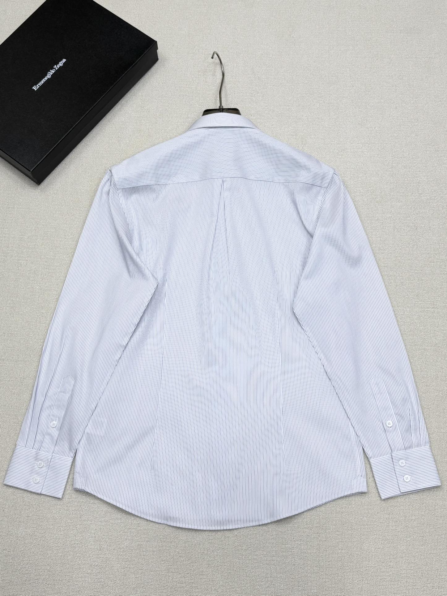 强势上新，新款不断！！！新款衬衫，高级面料高级做工，顶级品质！！！S一XXLS穿125左右m穿140左右