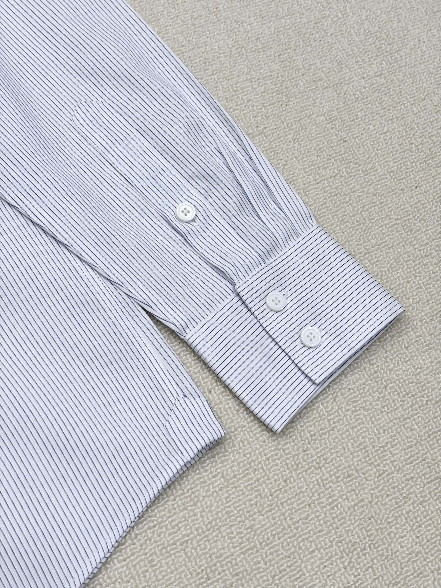 强势上新，新款不断！！！新款衬衫，高级面料高级做工，顶级品质！！！S一XXLS穿125左右m穿140左右