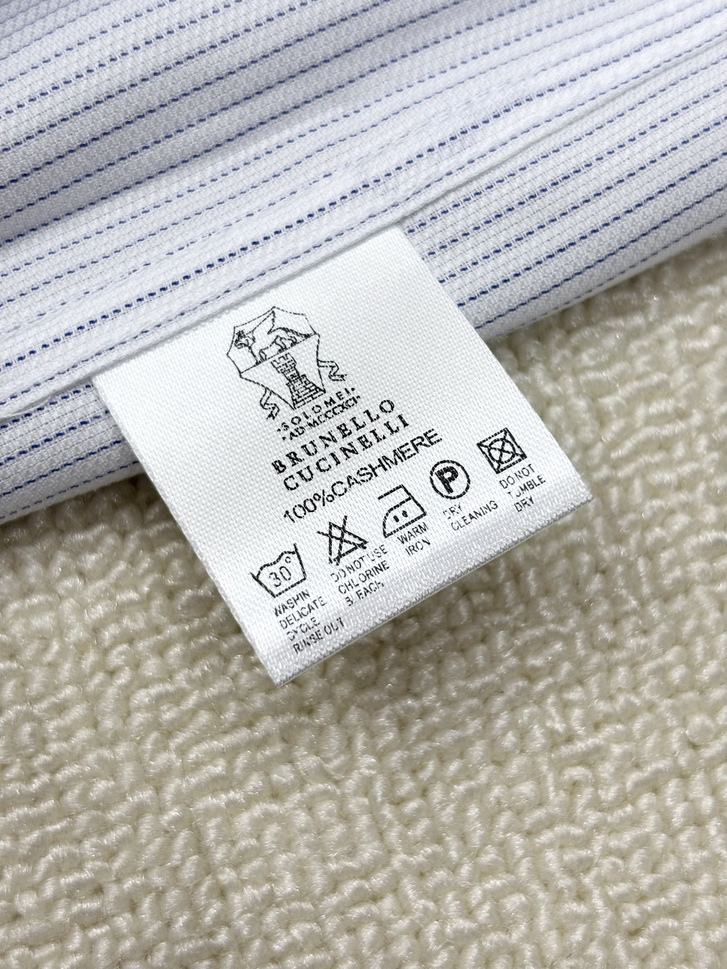 强势上新，新款不断！！！新款衬衫，高级面料高级做工，顶级品质！！！S一XXLS穿125左右m穿140左右