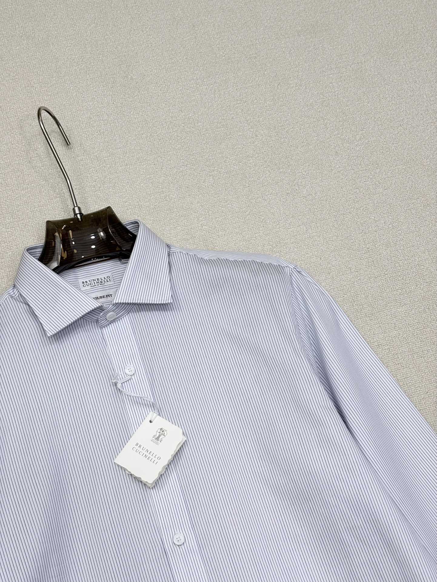 强势上新，新款不断！！！新款衬衫，高级面料高级做工，顶级品质！！！S一XXLS穿125左右m穿140左右